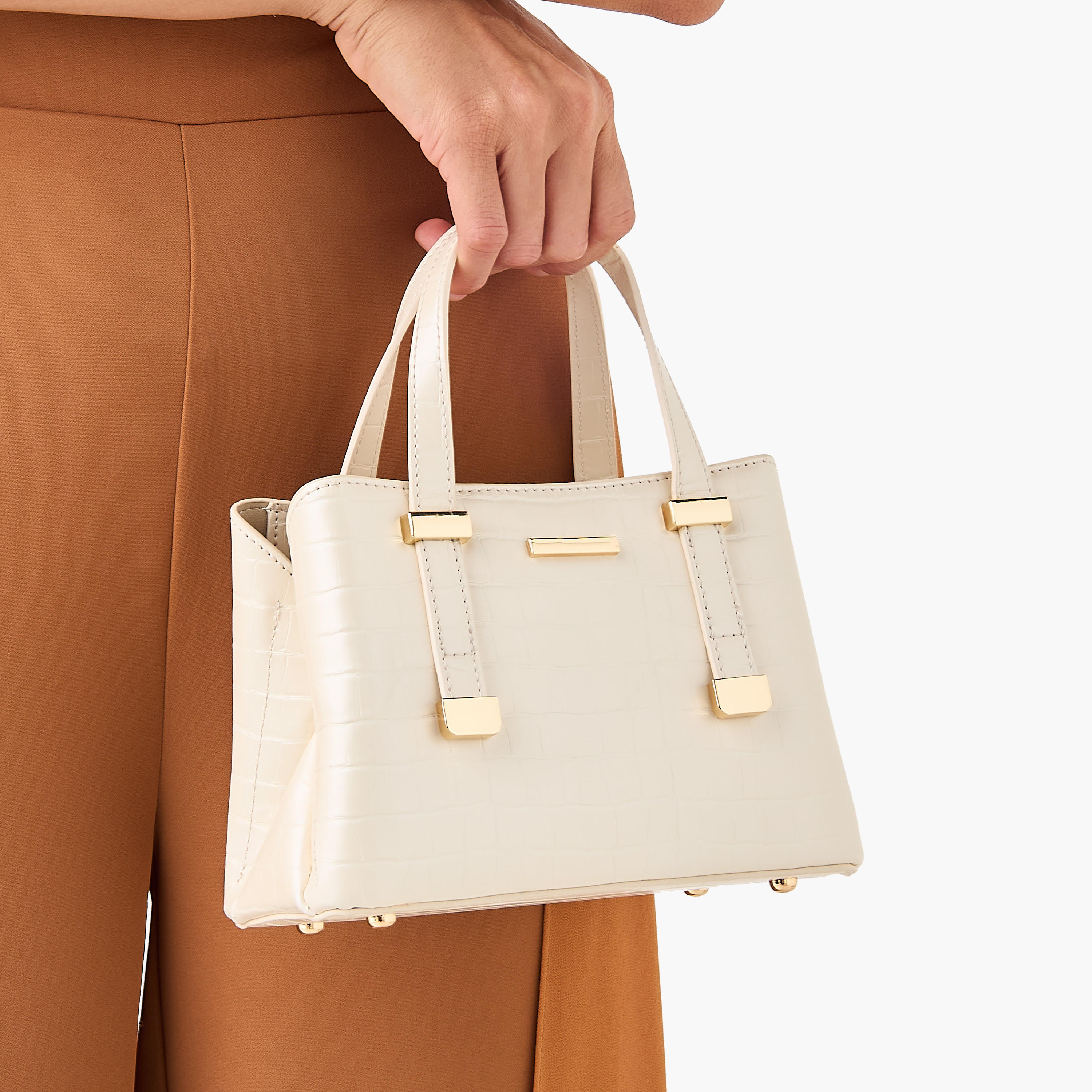 شنطة بملمس جلد حيوانات وسحاب إغلاق ومقابض من ساشا-women-bagsandwallets-handbags-image-2