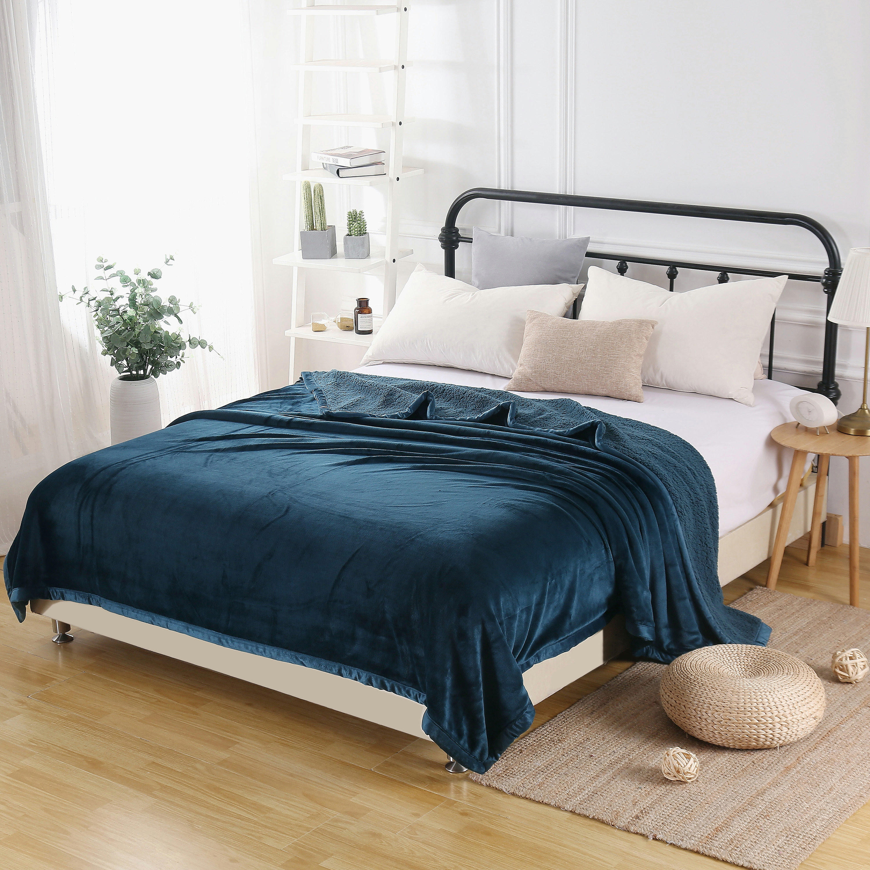 Karleen Decor Flannel Sherpa Blanket - 200x220 cm-household-bedding-blankets-image-1