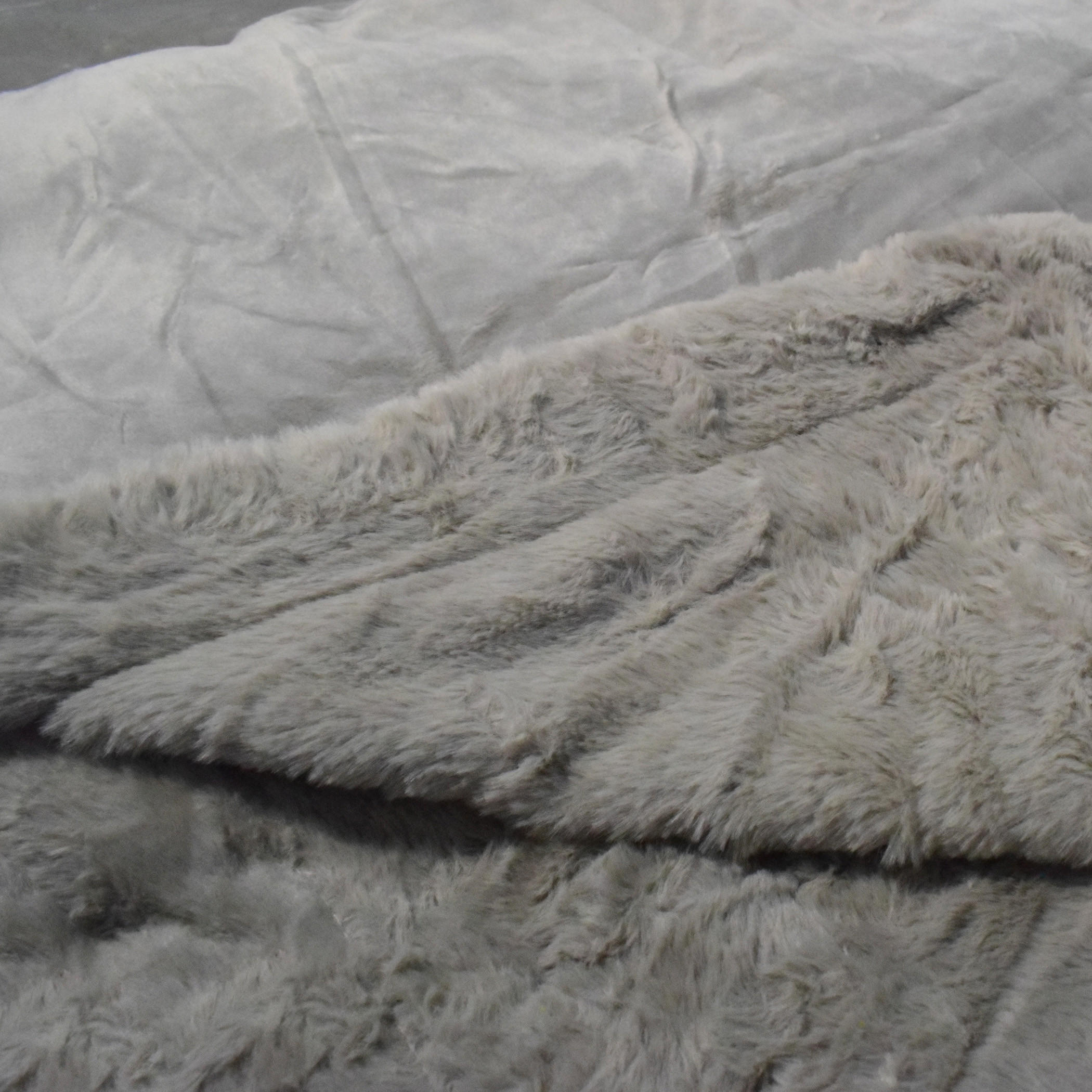 Karleen Decor Solid Rabbit Fur Flannel Double Blanket - 200x220 cm-household-bedding-blankets-image-2