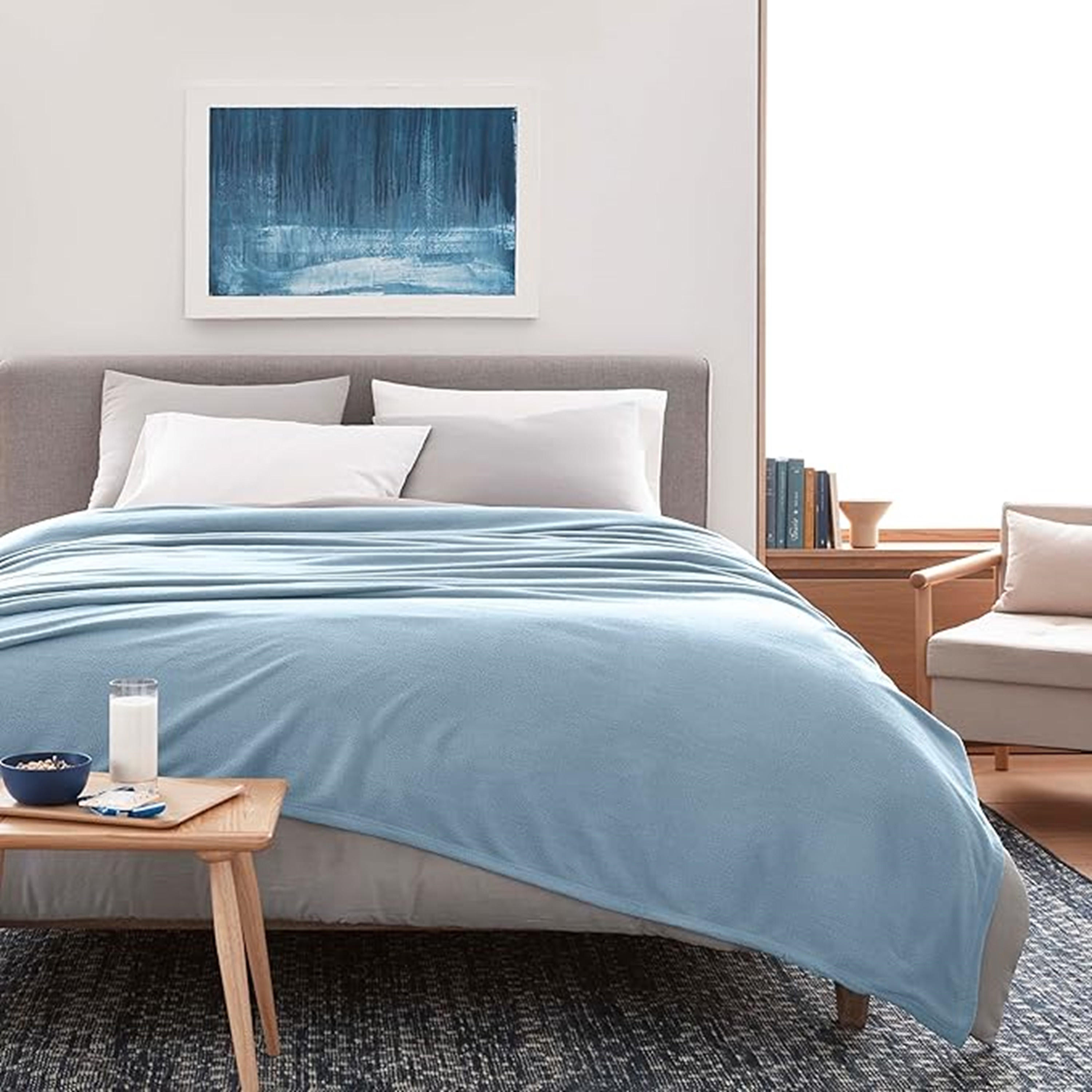 بطانية فلانيل سادة من كارلين ديكور- 220x240 سم-household-bedding-blankets-image-4