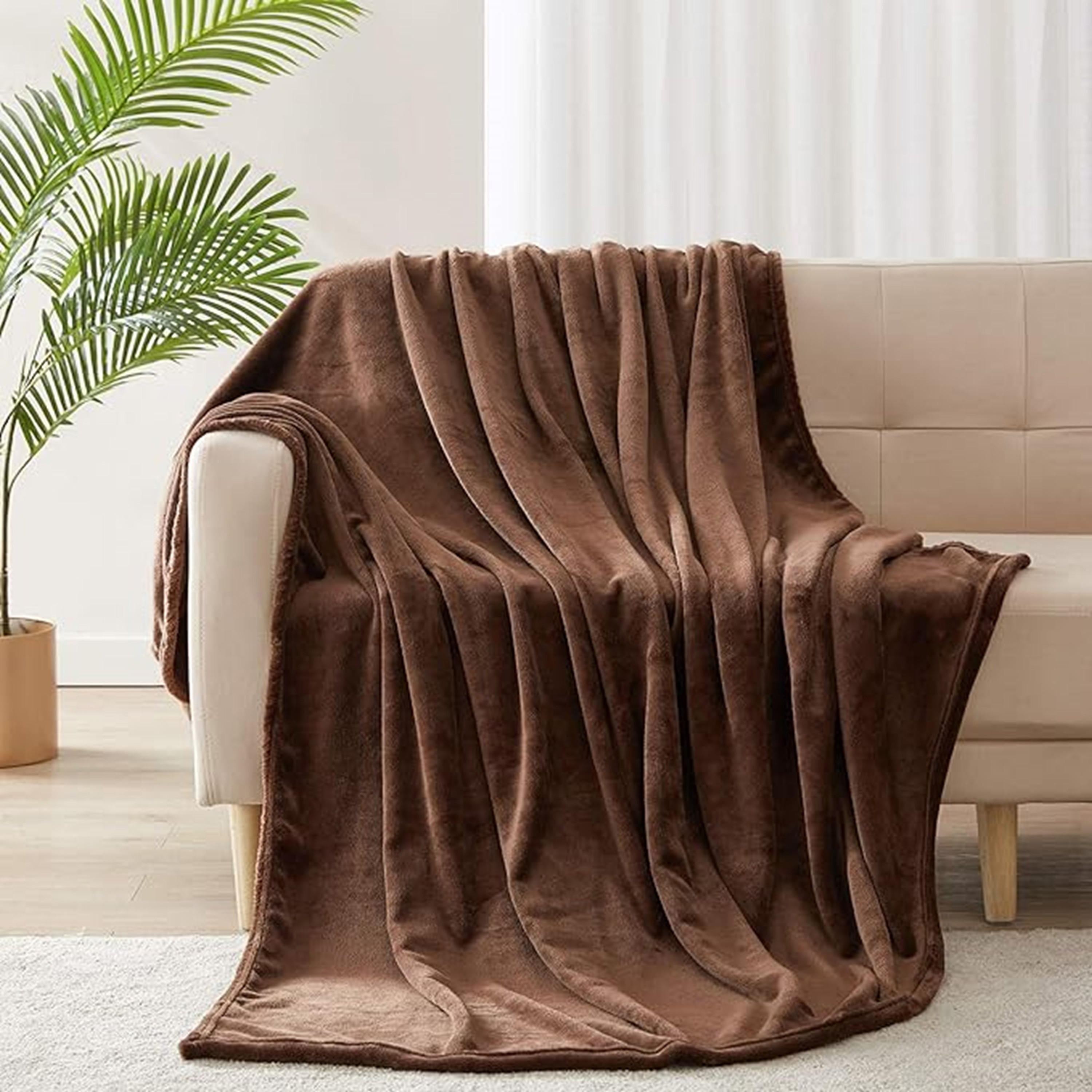 بطانية فلانيل سادة من كارلين ديكور - 220x240 سم-household-bedding-blankets-image-7