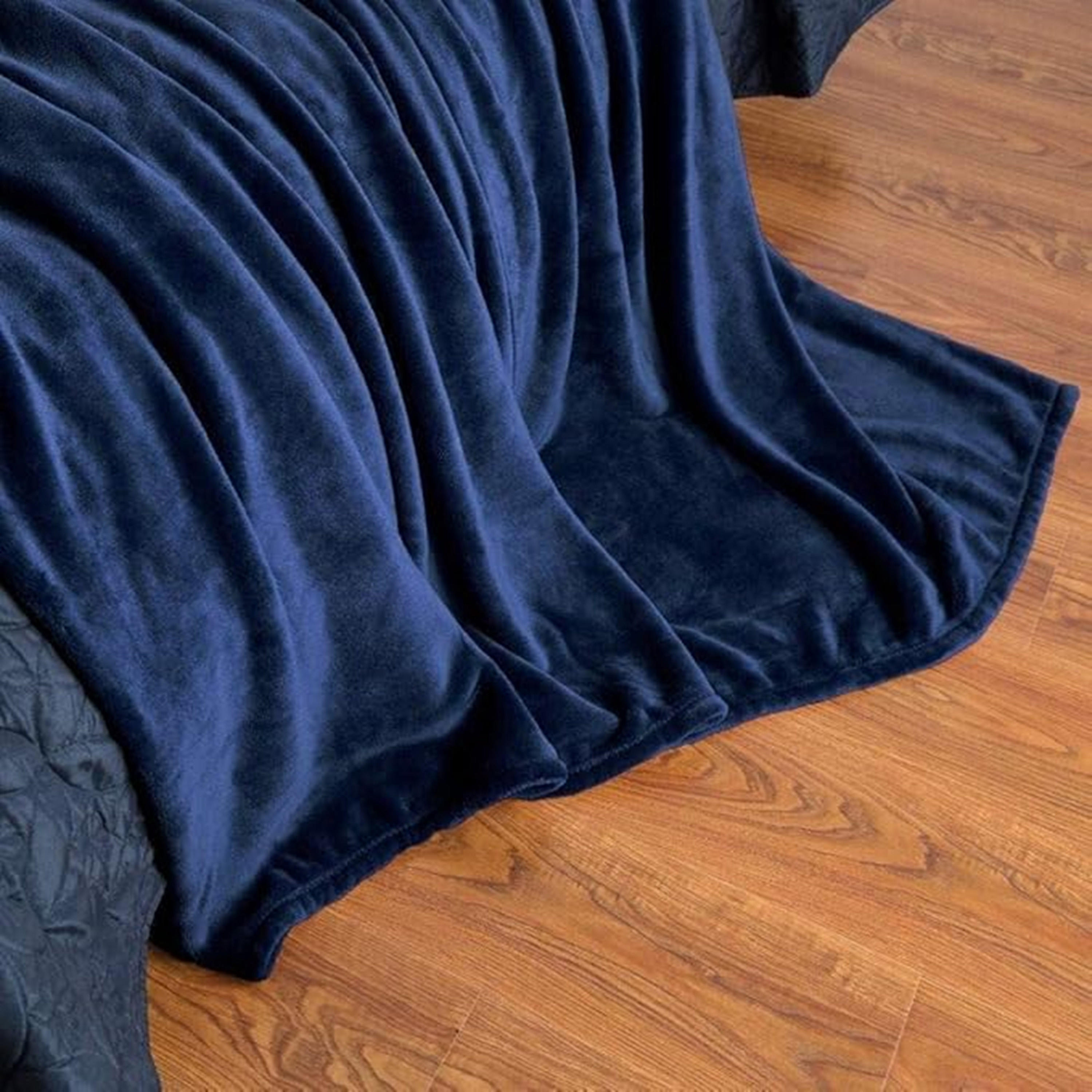 بطانية فلانيل سادة من كارلين ديكور - 150x200 سم-household-bedding-blankets-image-5