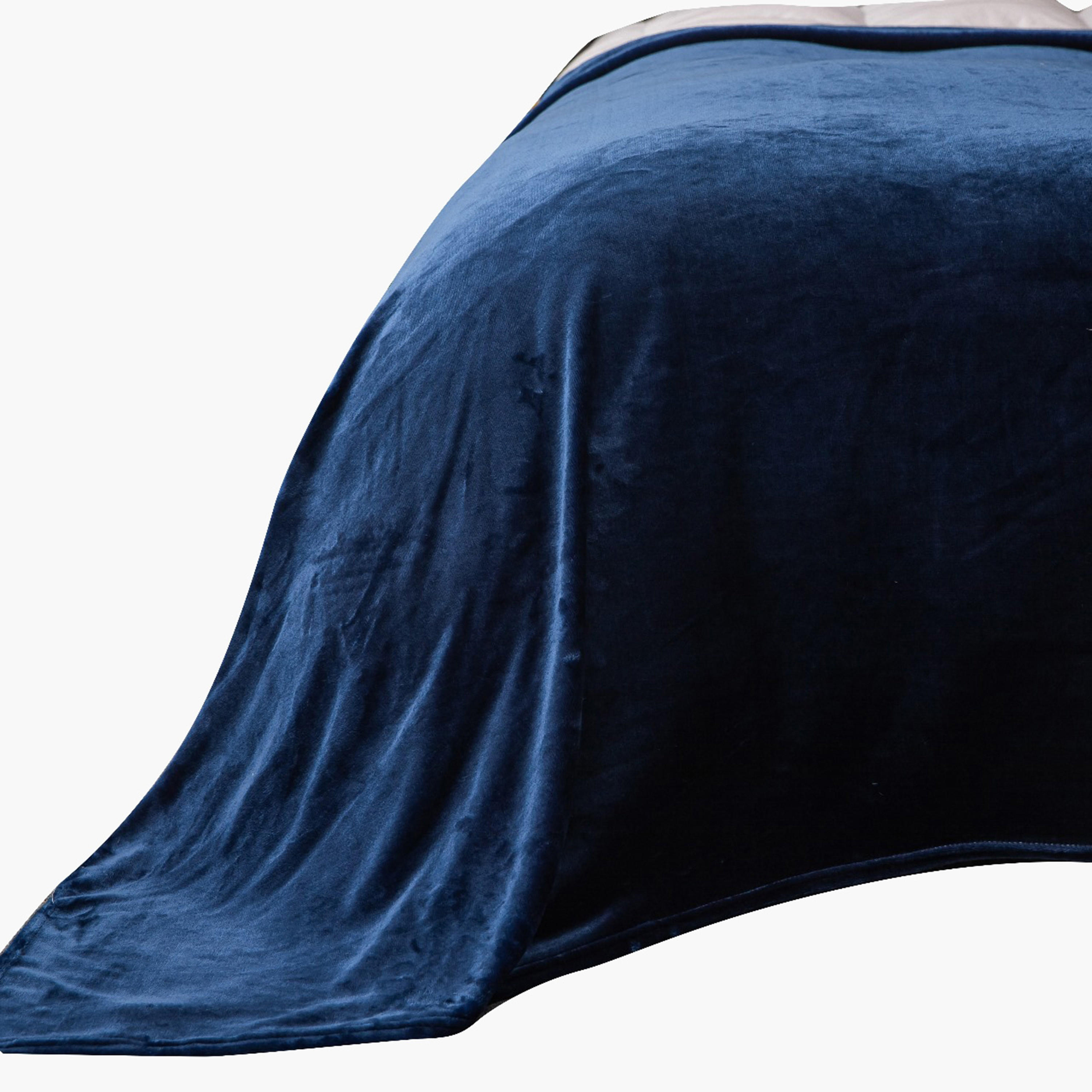 بطانية فلانيل سادة من كارلين ديكور - 200x220 سم-household-bedding-blankets-image-2