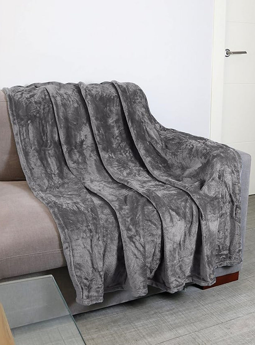 بطانية فلانيل سادة من كارلين ديكور - 150x200 سم-household-bedding-blankets-image-6