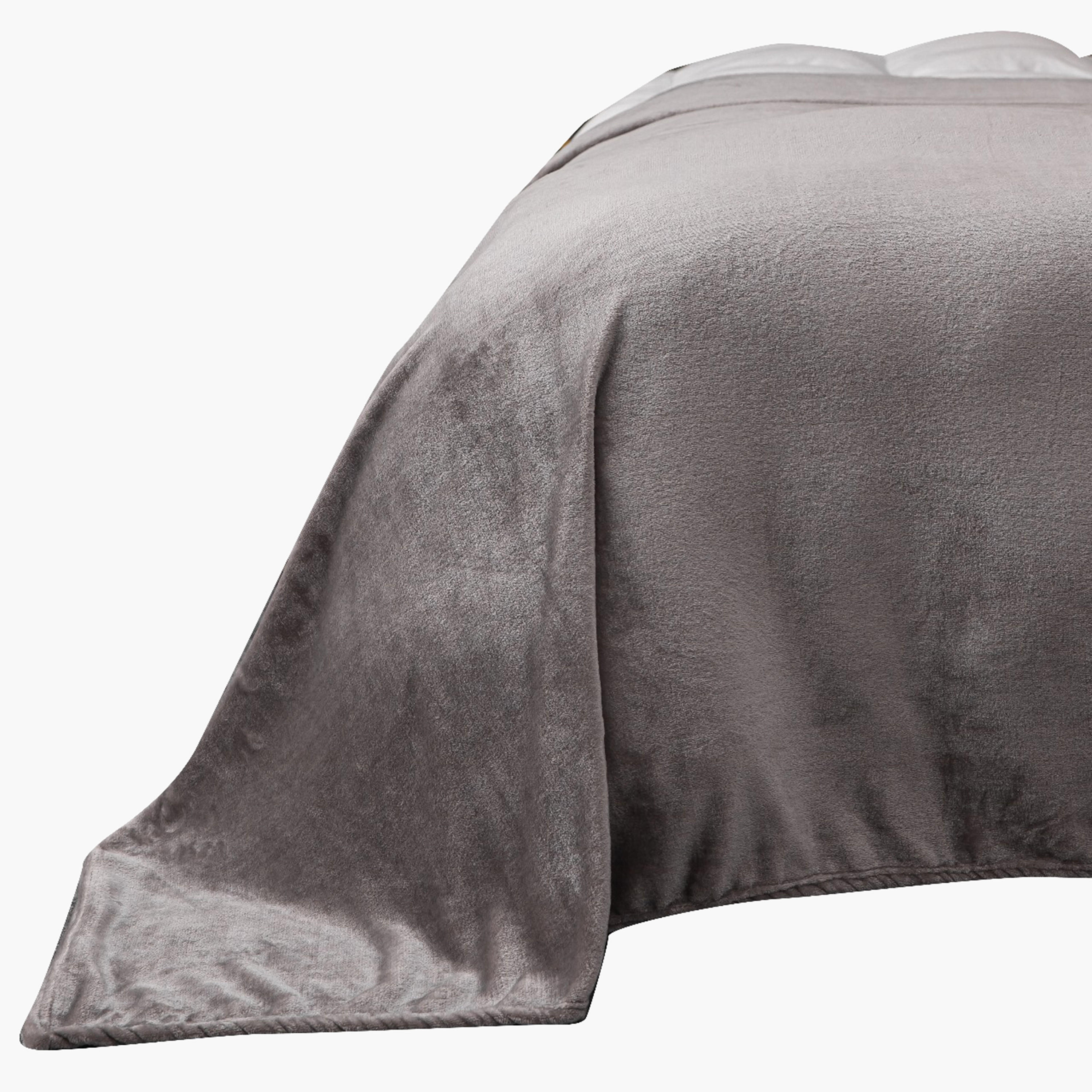Karleen Decor Silky Soft Flannel Blanket - 220x240 cm-household-bedding-blankets-image-2