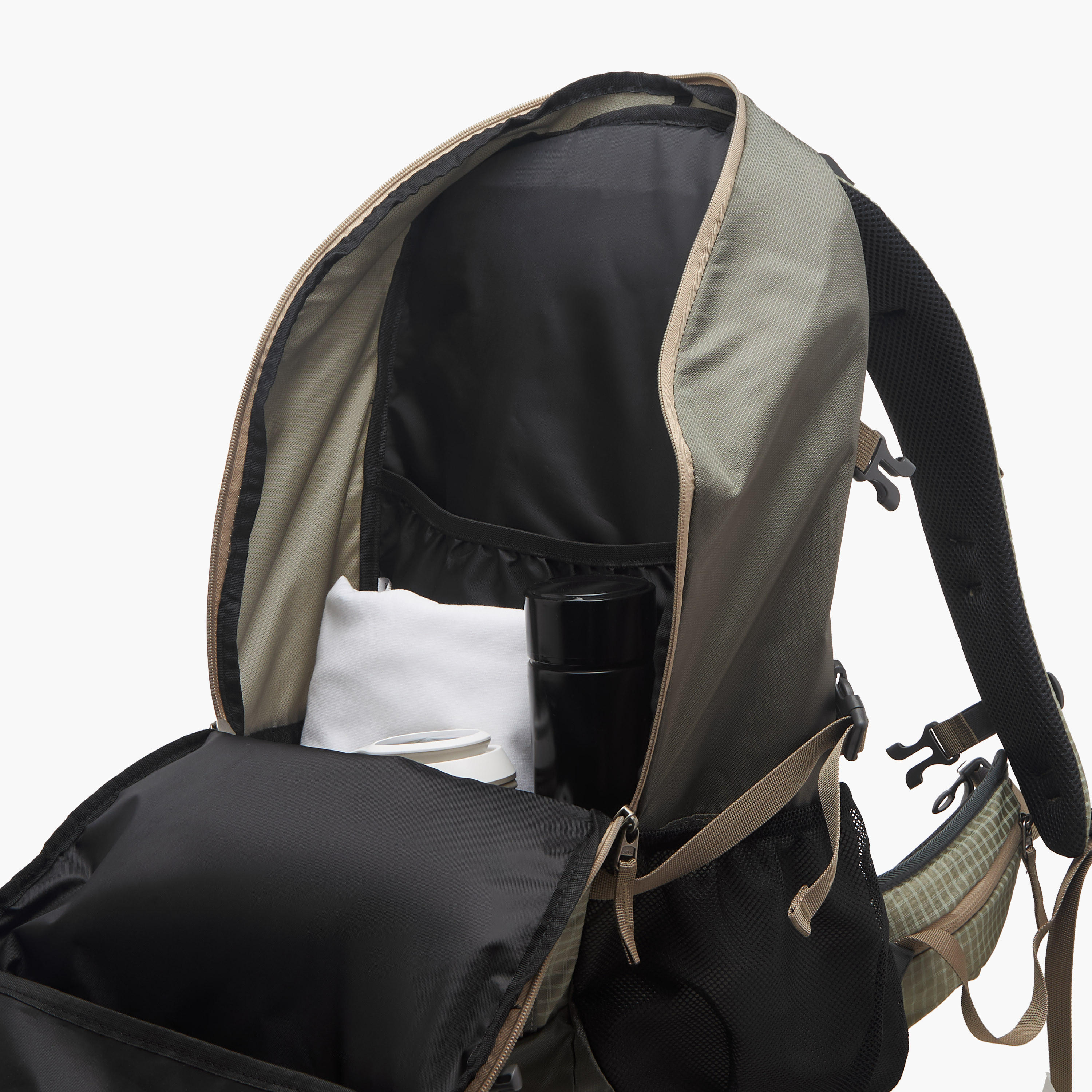 شنطة ظهر بطبعات شعار وسحاب إغلاق وحزام قابل للتعديل من كابا - 34×54×16 سم-men-bags-image-11