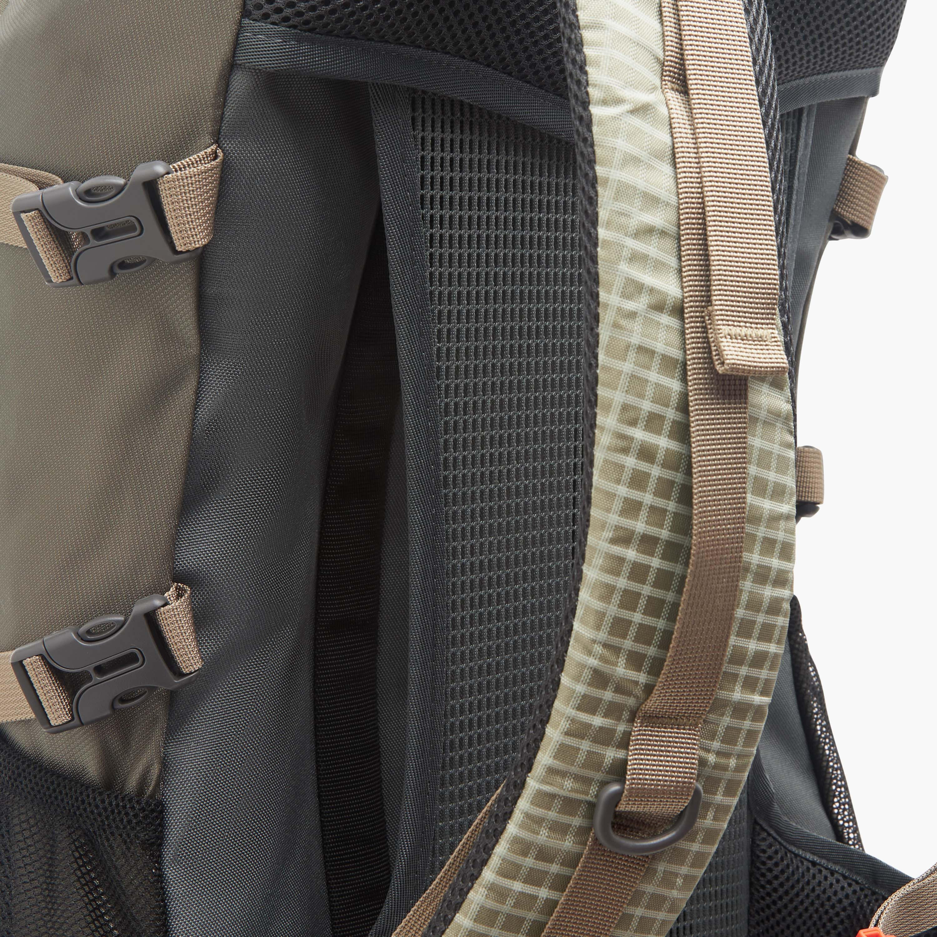 شنطة ظهر بطبعات شعار وسحاب إغلاق وحزام قابل للتعديل من كابا - 34×54×16 سم-men-bags-image-9