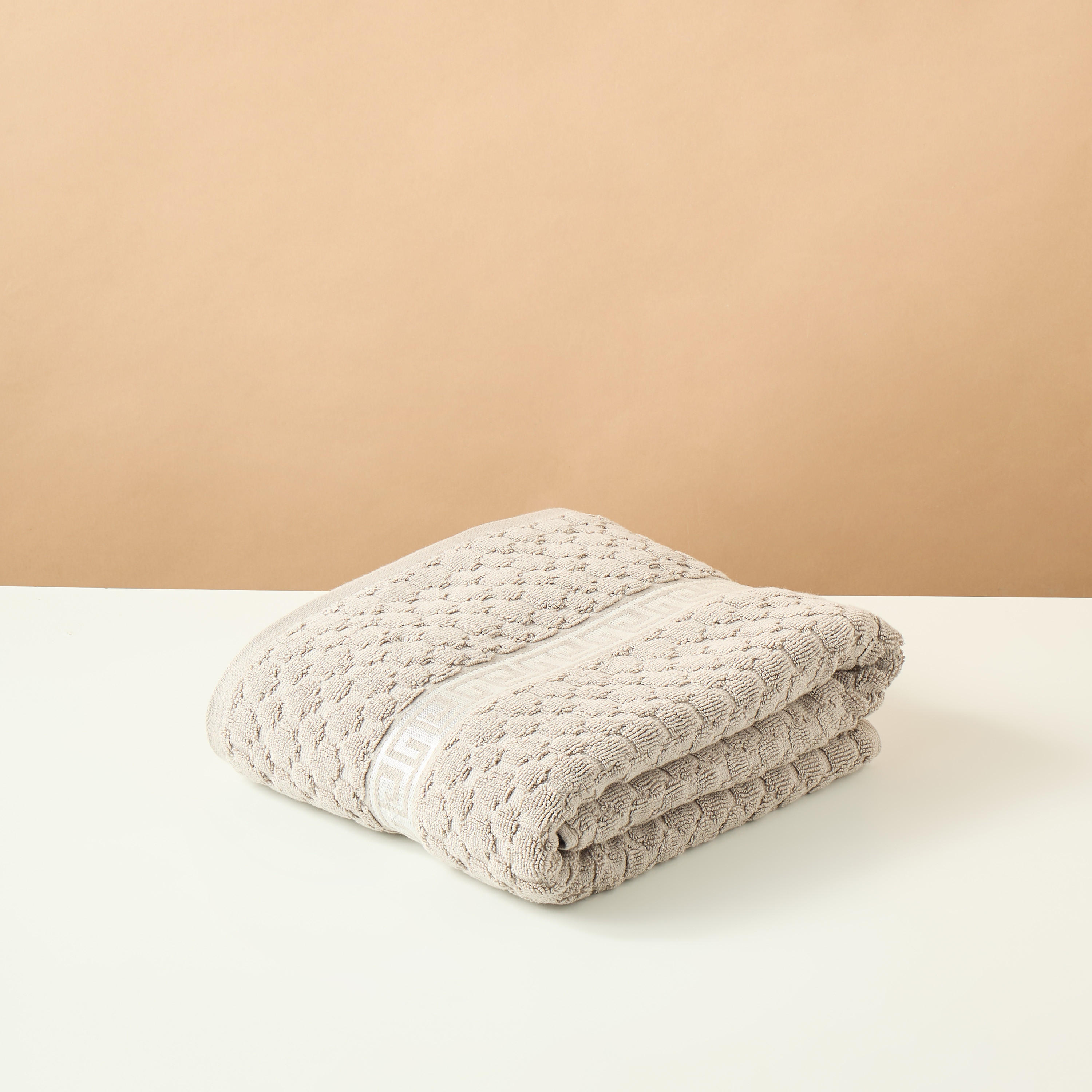 منشفة حمام كبيرة بارزة الملمس من جيا كومو - 150x90 سم-household-bathandlaundry-bathlinen-towels-image-2