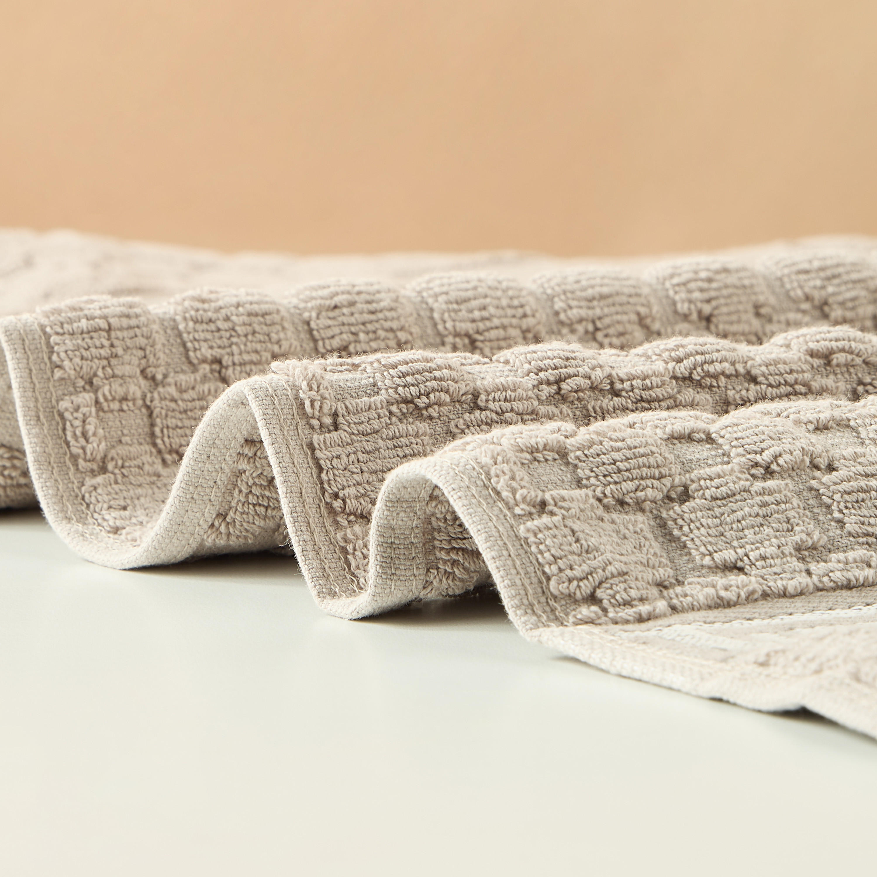 منشفة حمام كبيرة بارزة الملمس من جيا كومو - 150x90 سم-household-bathandlaundry-bathlinen-towels-image-6