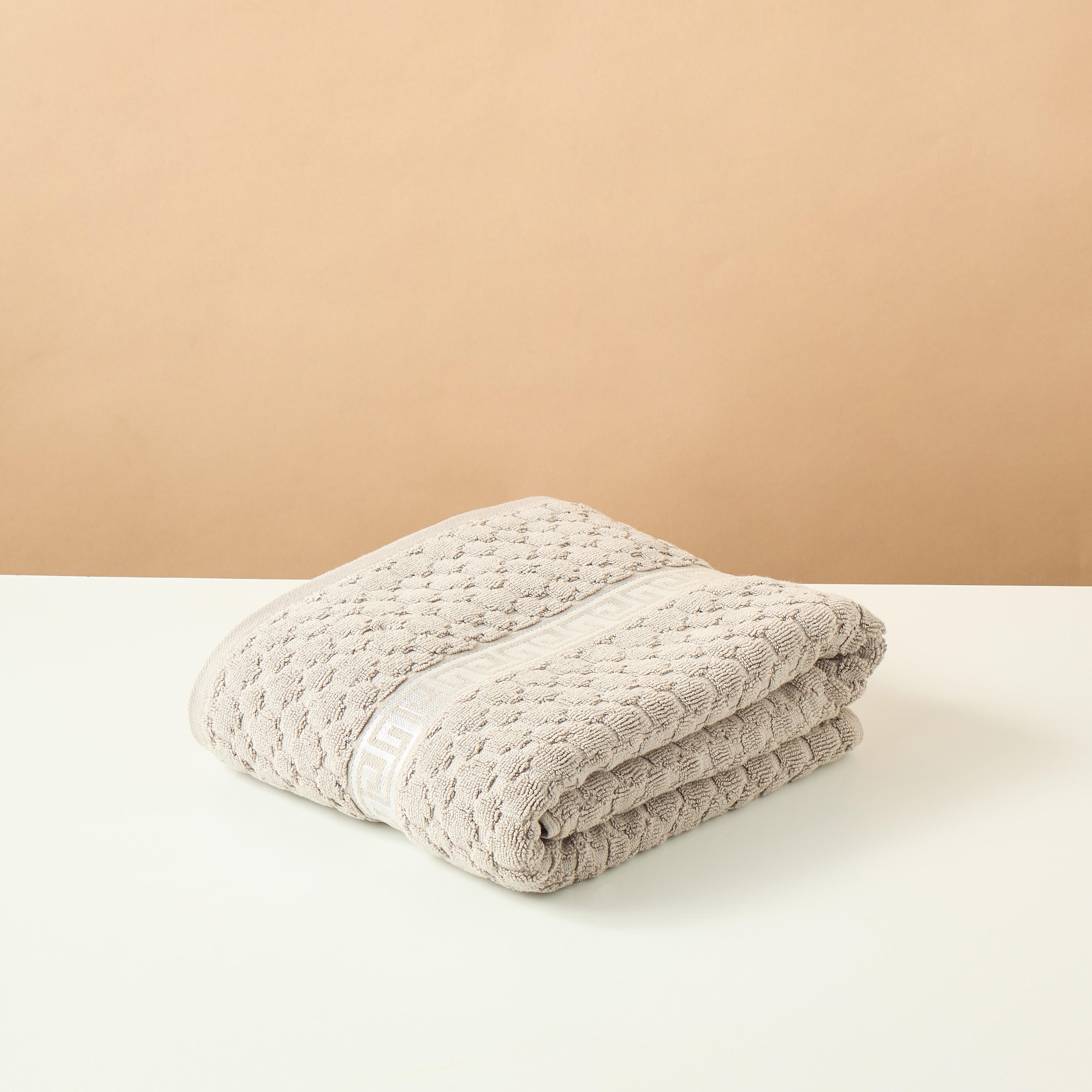 Gia Como Textured Bath Towel - 140x70 cms-household-bathandlaundry-bathlinen-towels-image-2