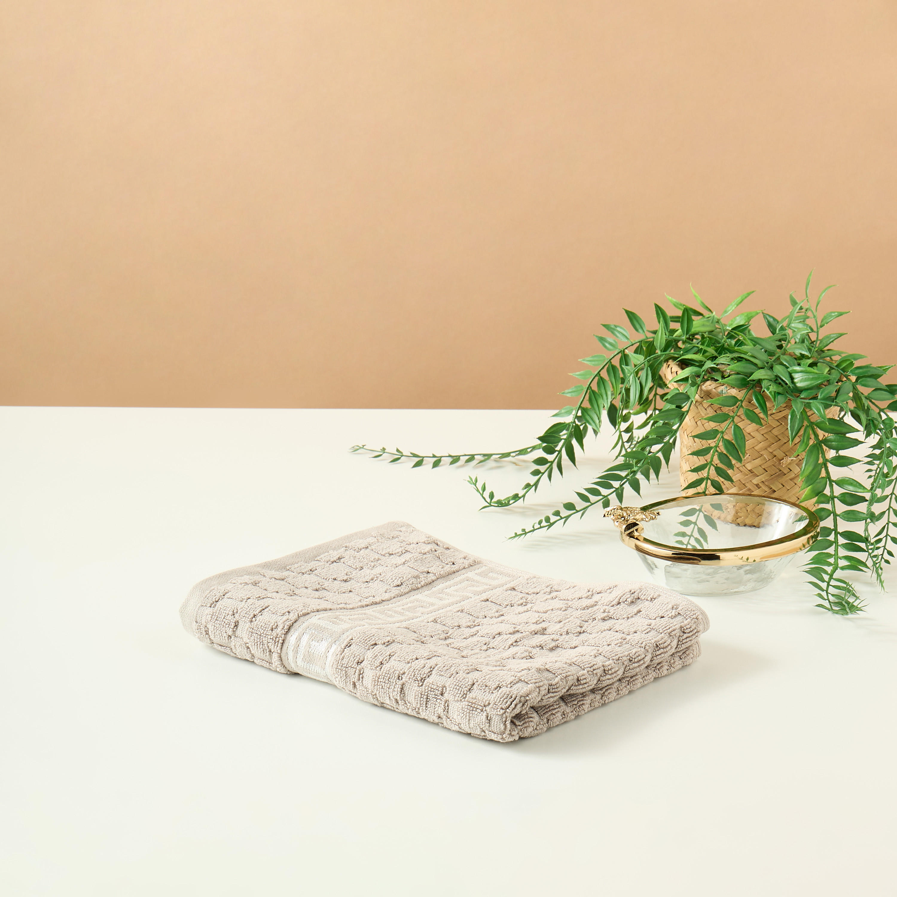 Gia Como Textured Hand Towel - 70x40 cms-household-bathandlaundry-bathlinen-towels-image-1