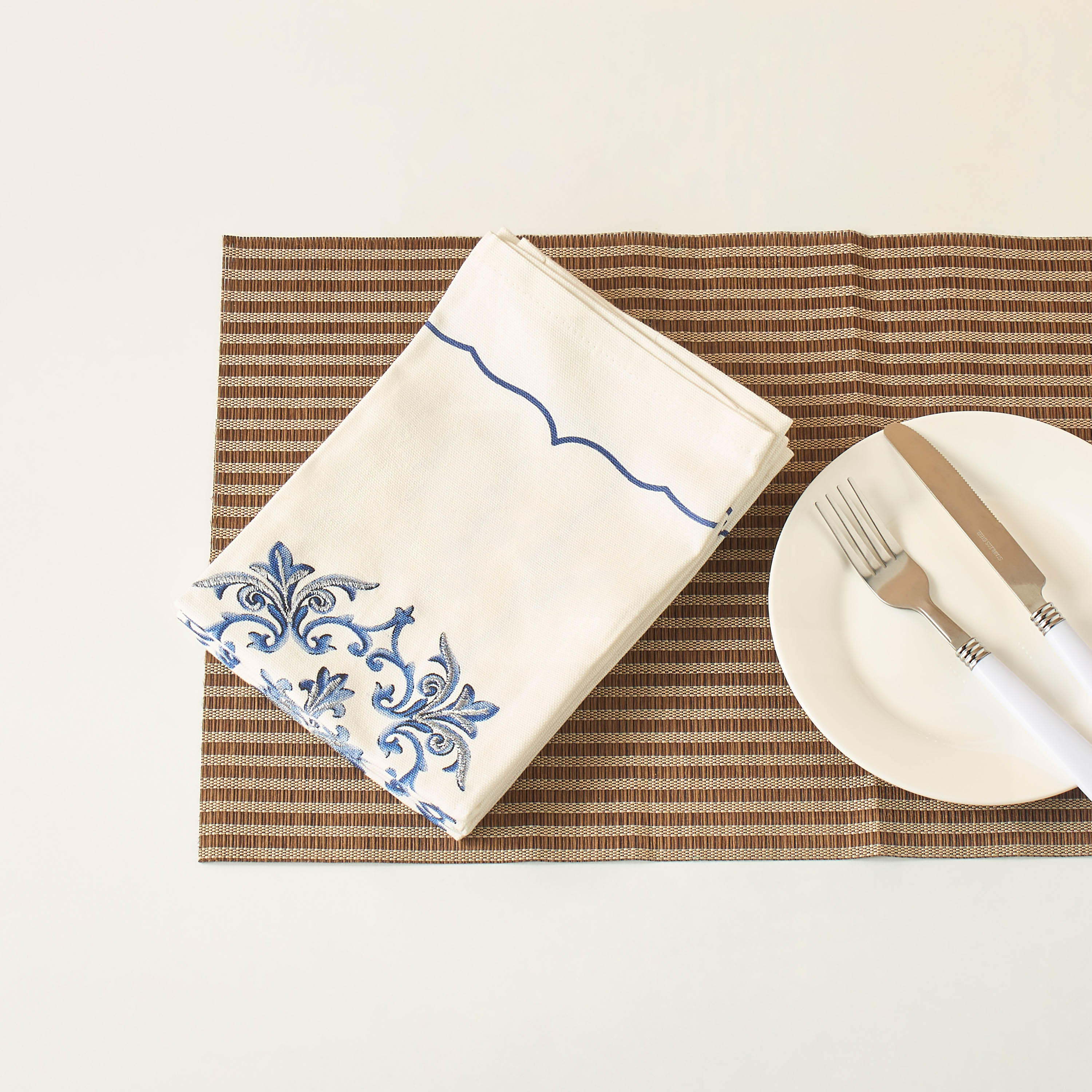 Gia Como 4-Piece Embroidered Napkin Set - 45x45 cms-household-dining-tablelinen-napkinsandaccessories-image-1