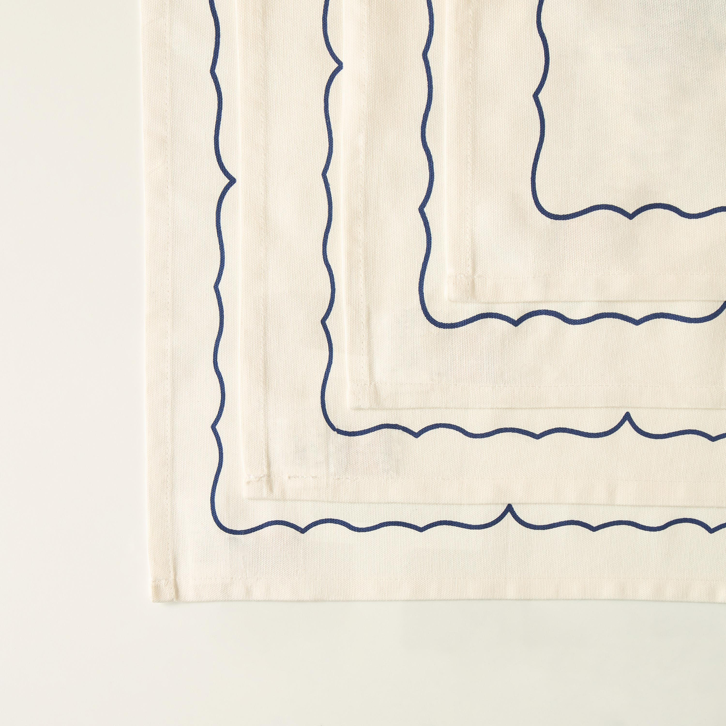 Gia Como 4-Piece Embroidered Napkin Set - 45x45 cms-household-dining-tablelinen-napkinsandaccessories-image-3