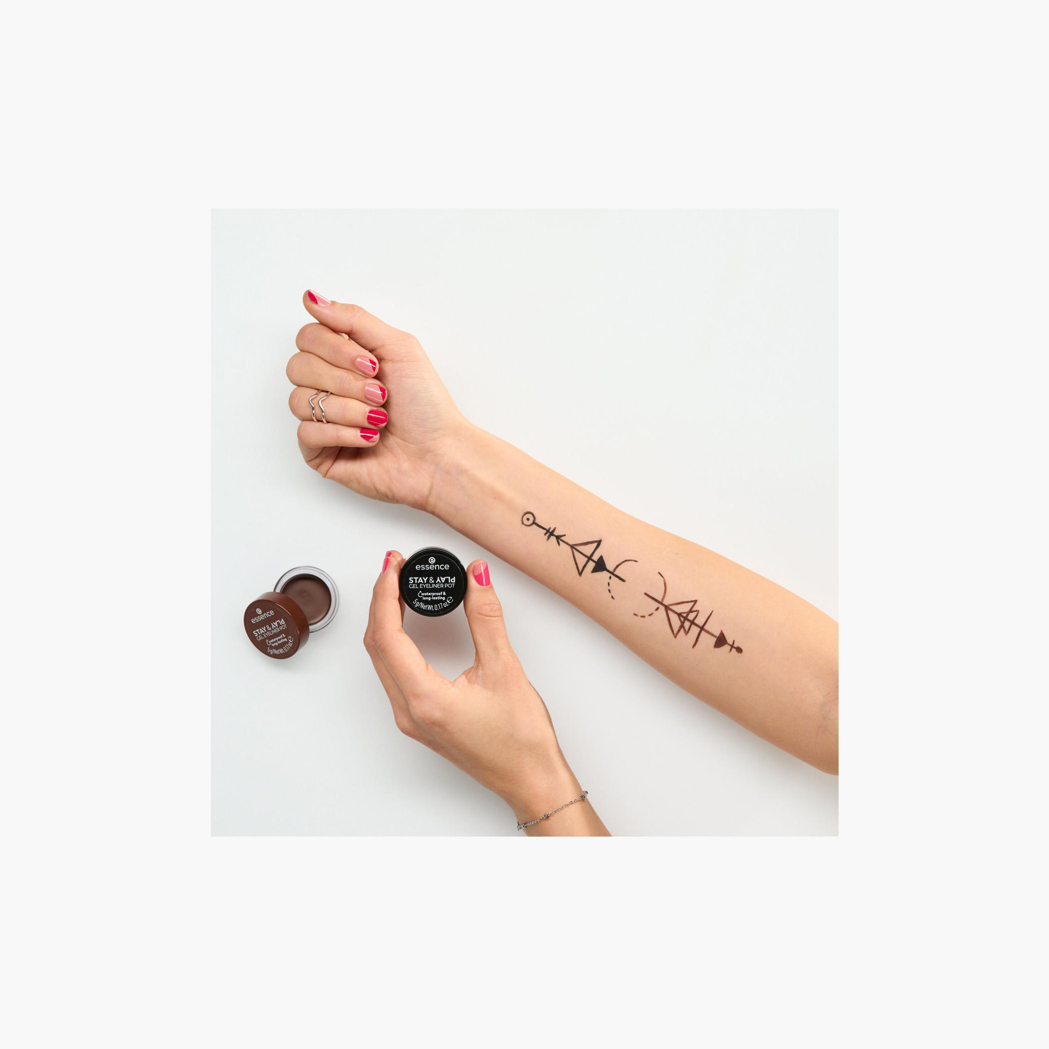 Essence Stay and Play Waterproof Gel Eyeliner Pot - 5 gms-beautyandpersonalcare-makeup-eyes-eyeliners-image-5