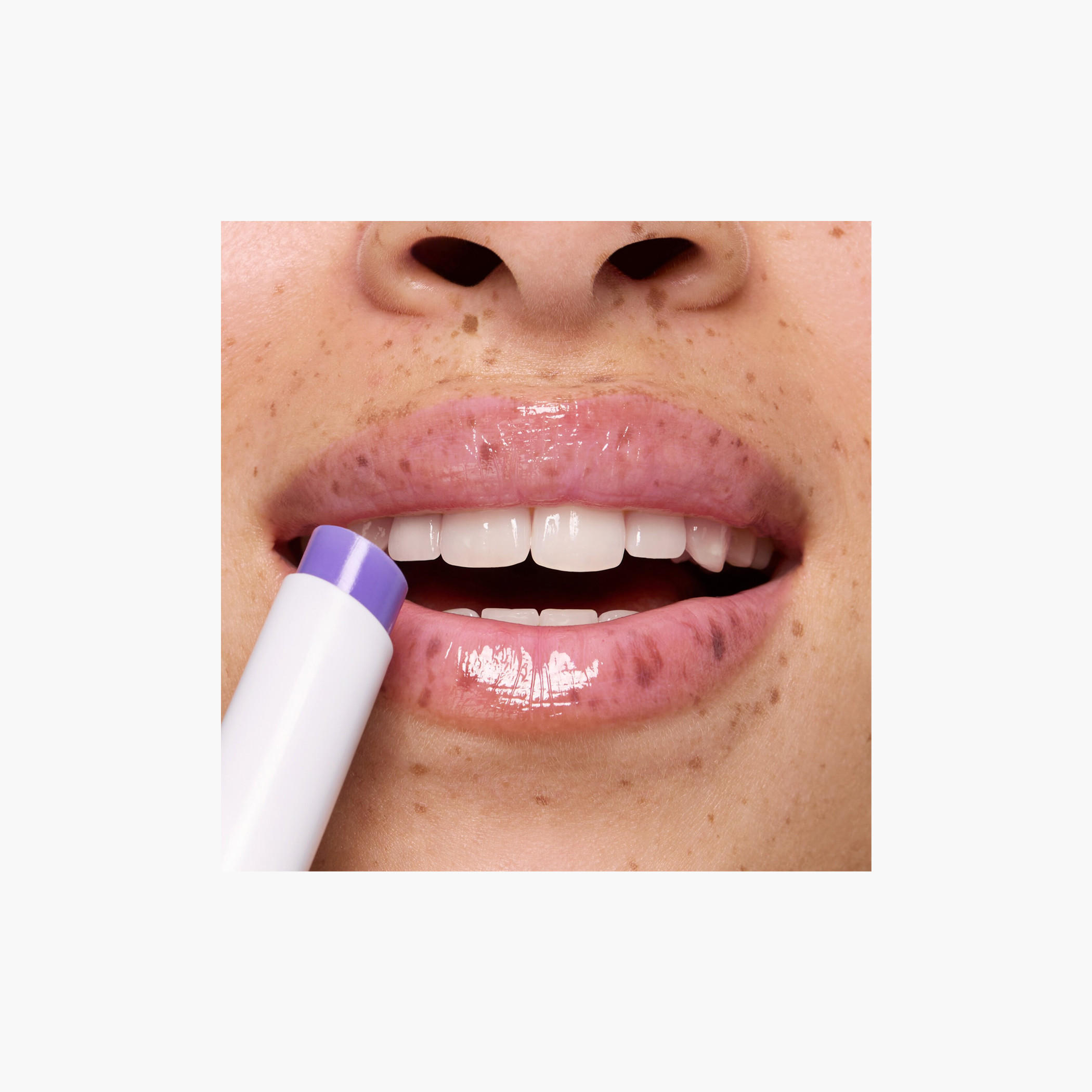 مرطب زبدة شفاه لامع جوسي بومب من إيسنس-beautyandpersonalcare-makeup-lips-lipglossesandbalms-image-13