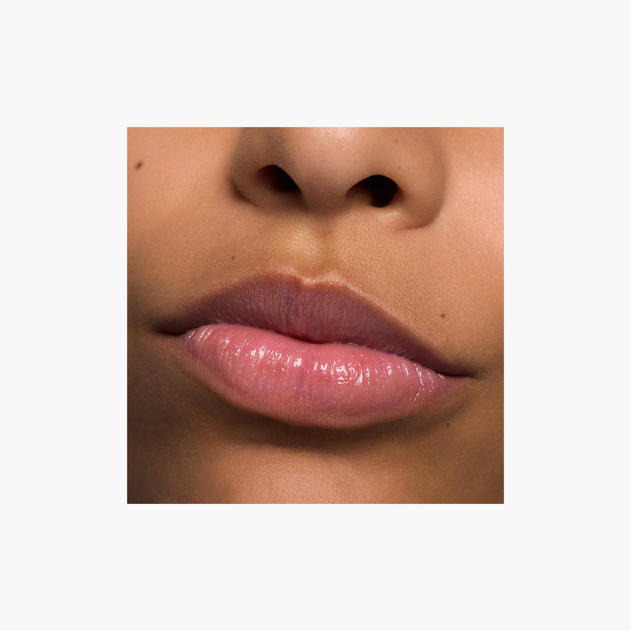 مرطب زبدة شفاه لامع جوسي بومب من إيسنس-beautyandpersonalcare-makeup-lips-lipglossesandbalms-image-14