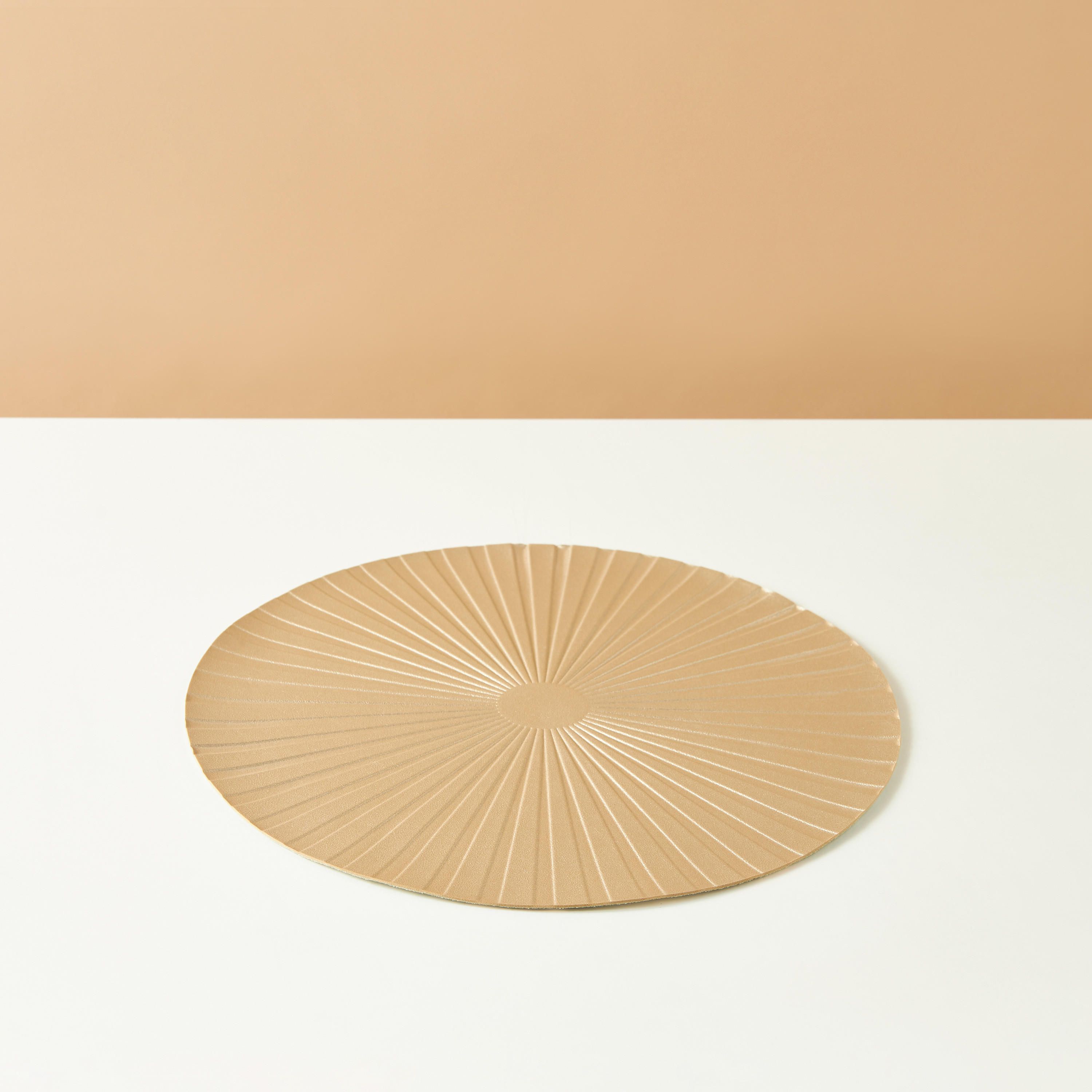 لبادة صحون منقوشة من الجلد الصناعي من صن بيرست - 38 سم-household-dining-tablelinen-placemats-image-2