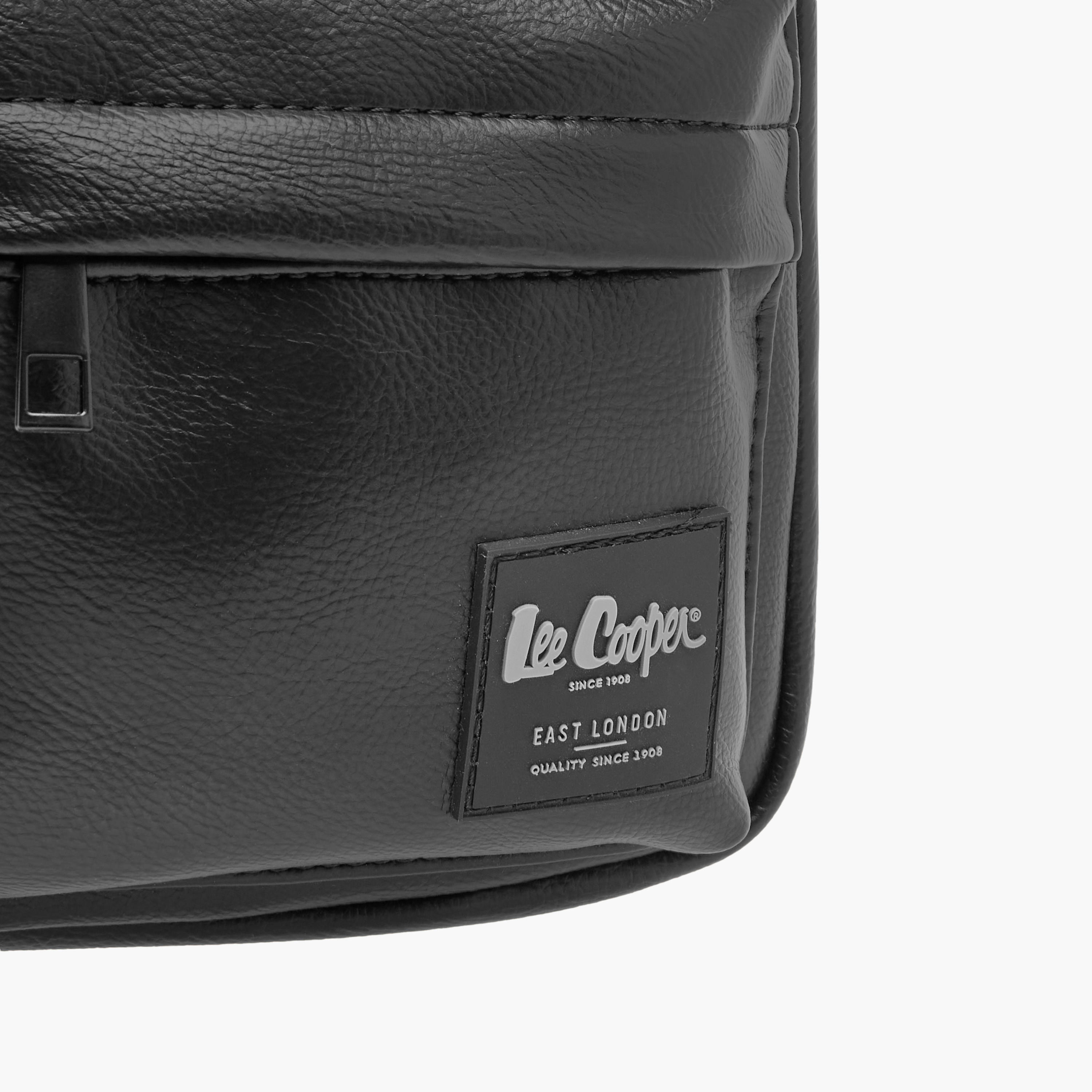 شنطة كروس بودي بارزة الملمس بحزام قابل للتعديل وسحّاب إغلاق من لي كوبر-men-bags-image-4