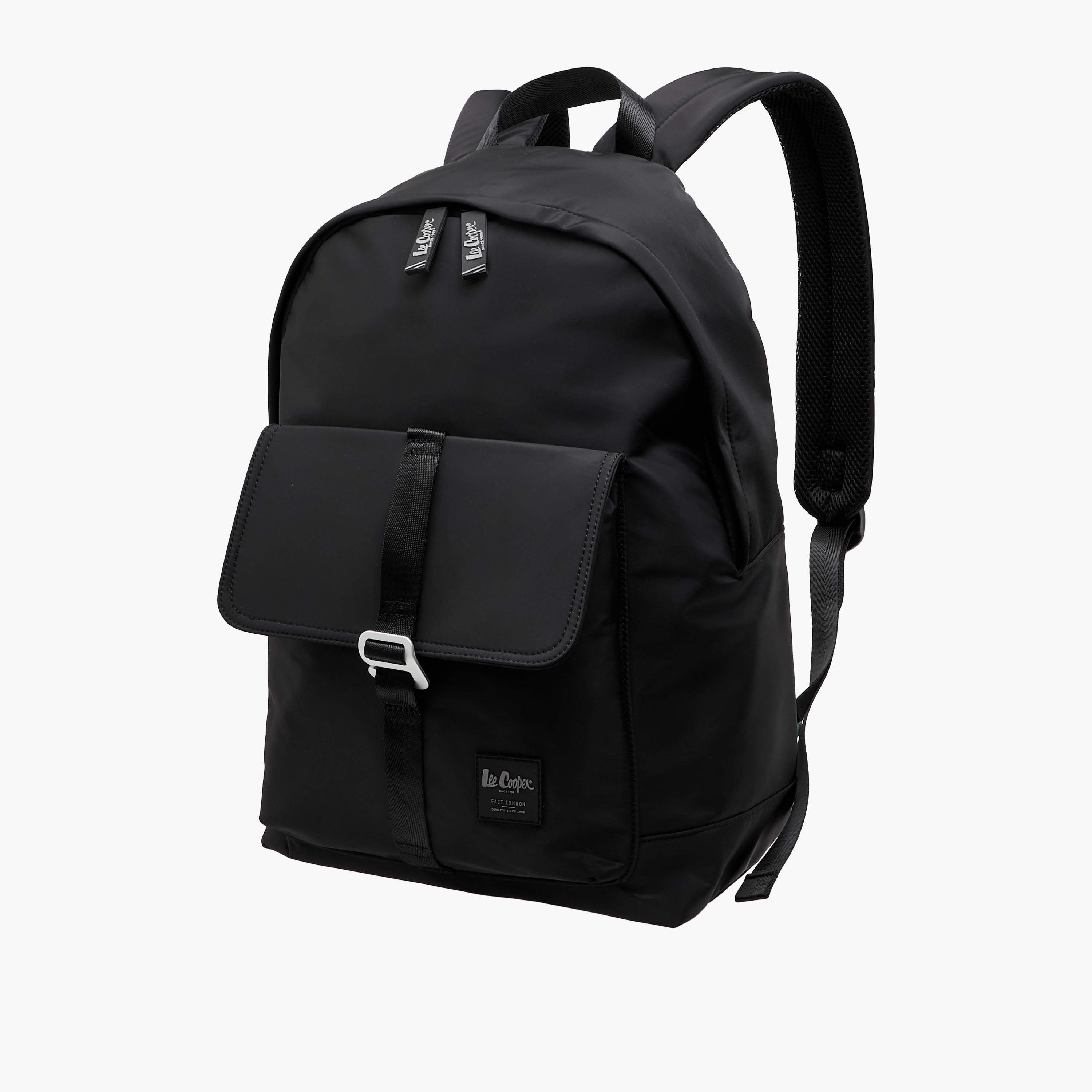 شنطة ظهر سادة بحزام قابل للتعديل وسحاب إغلاق من لي كوبر - 12x30x45 سم-men-bags-image-5