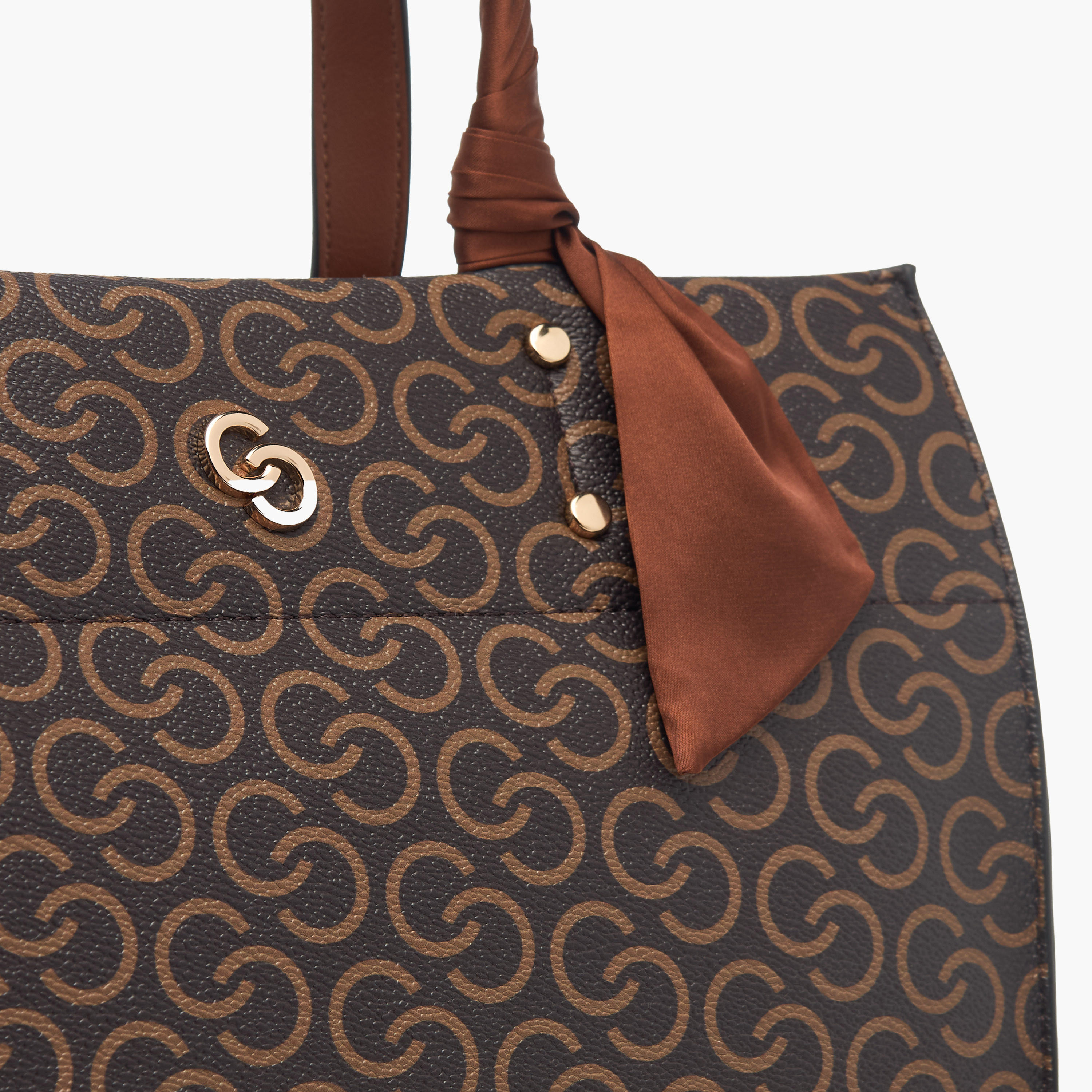 شنطة توتي بطبعات مونوجرام وحزام قابل للتعديل وسحاب إغلاق من سيليست-women-bagsandwallets-handbags-image-5