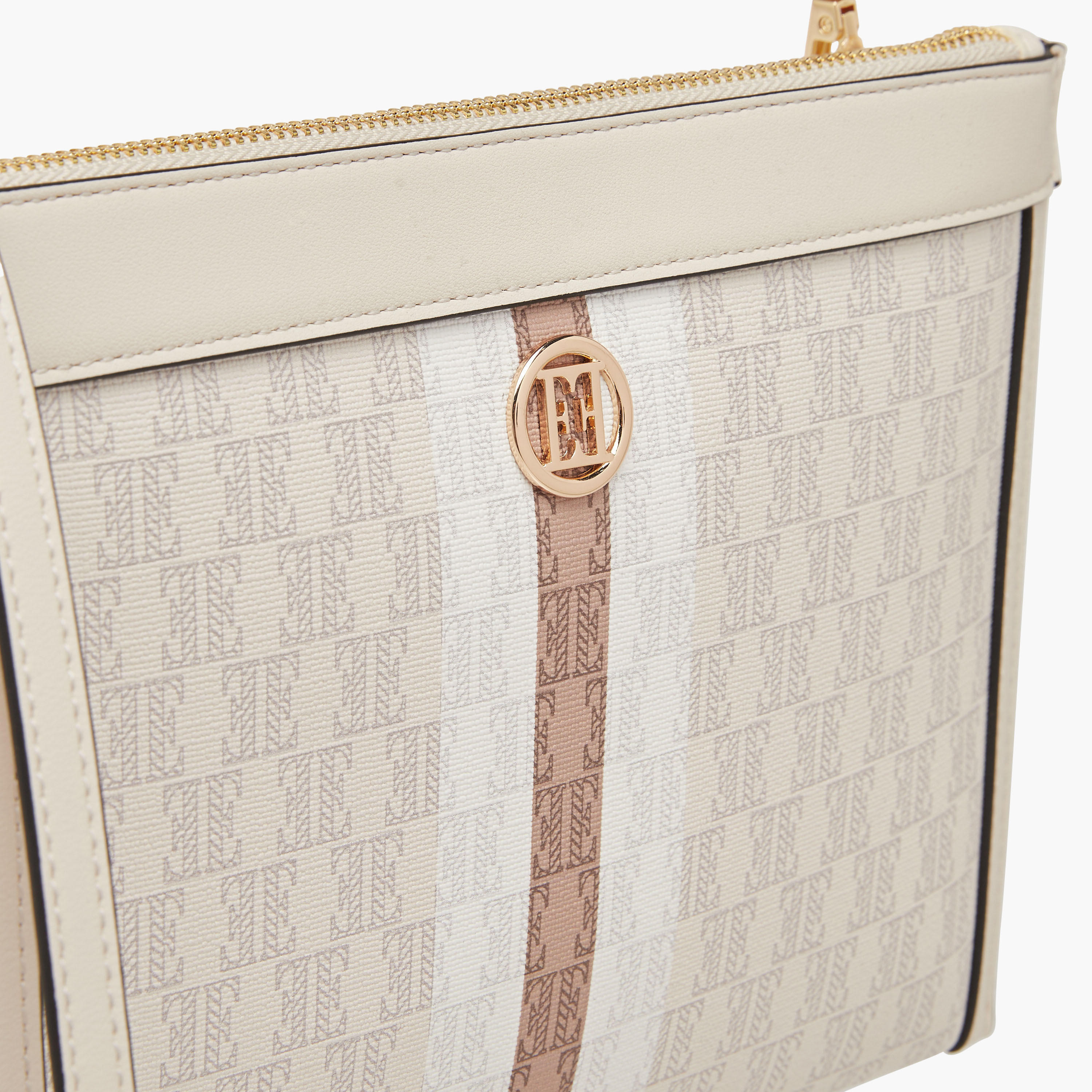 شنطة كروس بودي بتصميم مونوجرام وحزام قابل للتعديل من إيل-women-bagsandwallets-handbags-image-3