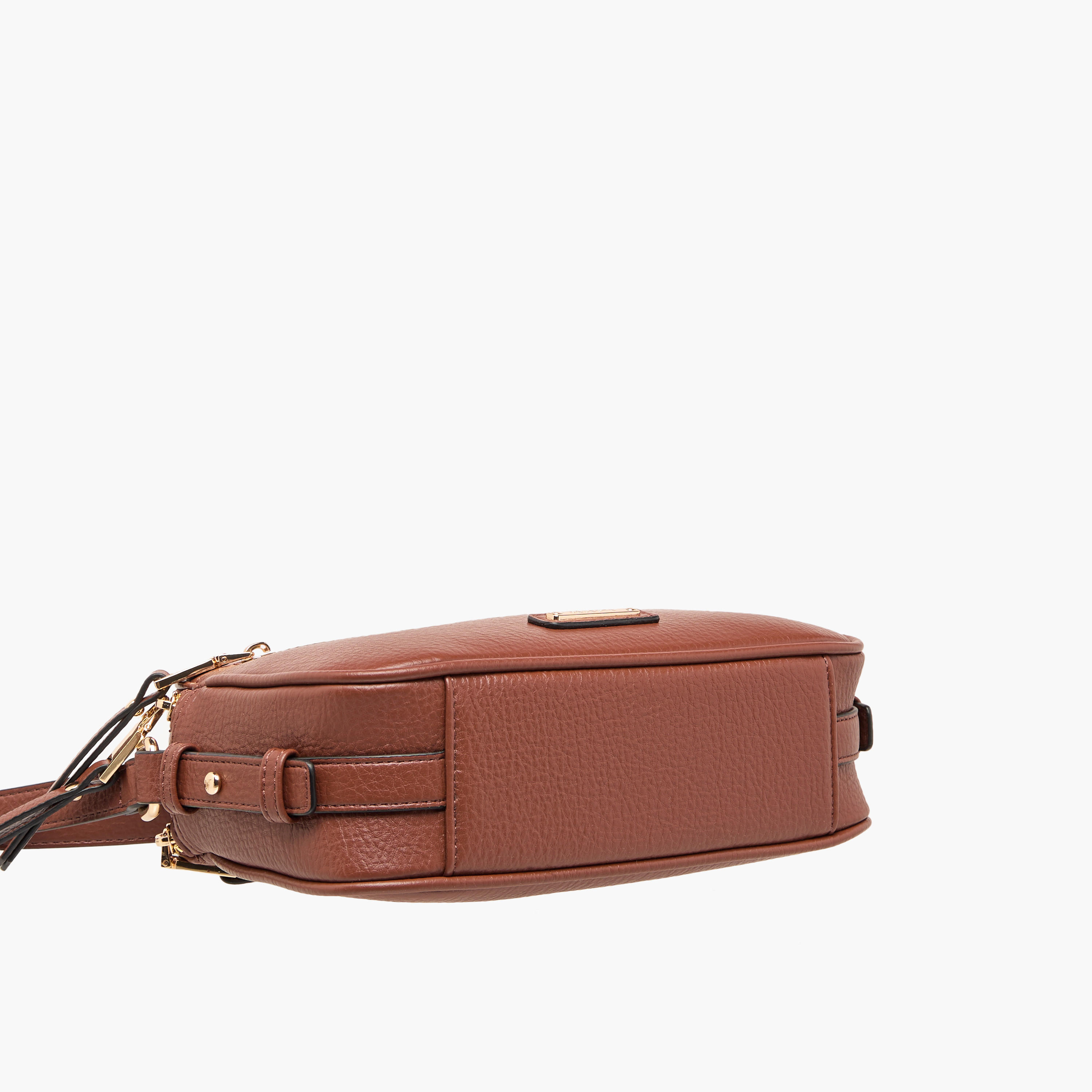 شنطة كروس بودي بارزة الملمس بسحاب إغلاق وحزام قابل للتعديل من سيليست-women-bagsandwallets-handbags-image-6