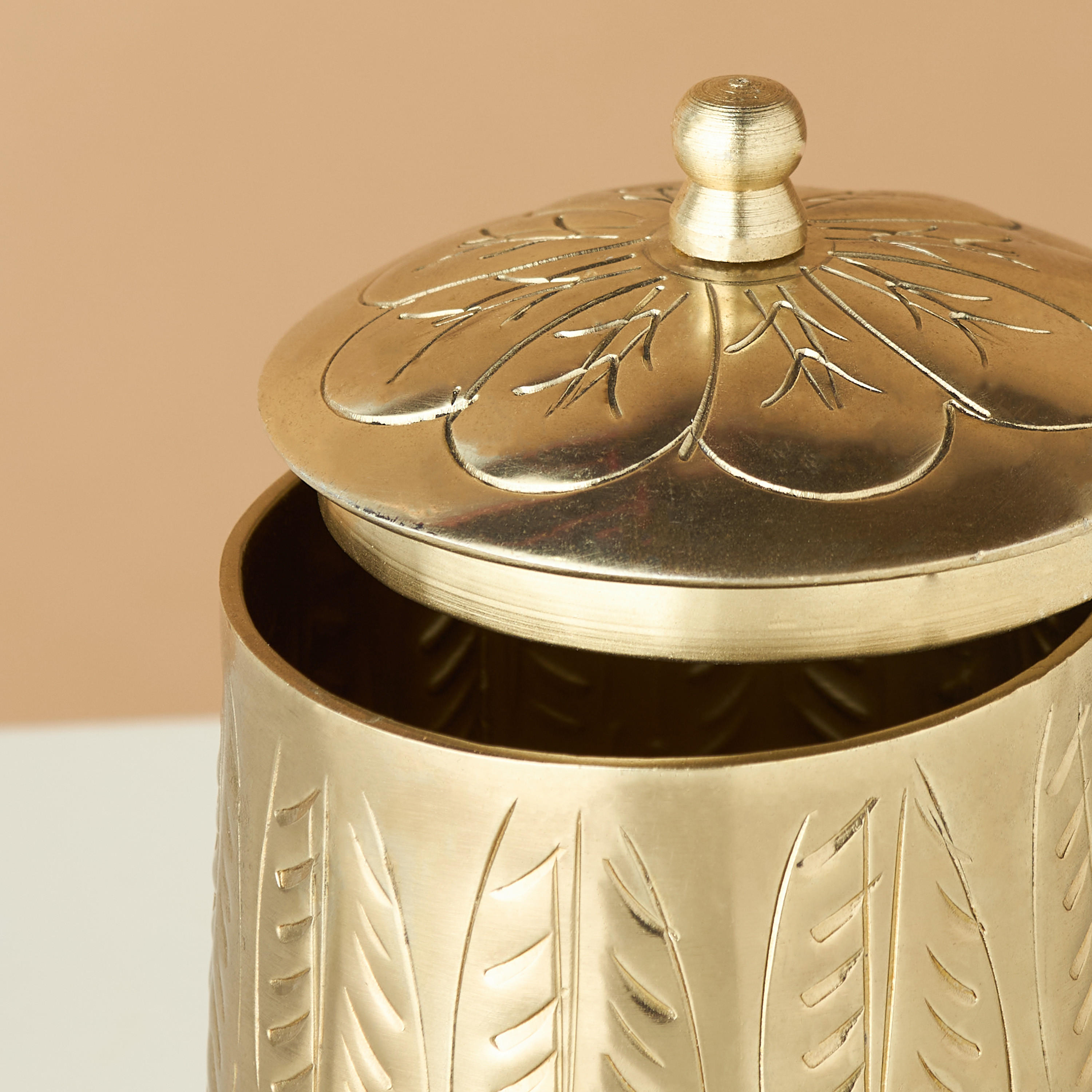 Textured Aluminium Decorative Container - 10x10x15 cms-household-decor-decorativeobjectsandsculptures-image-5