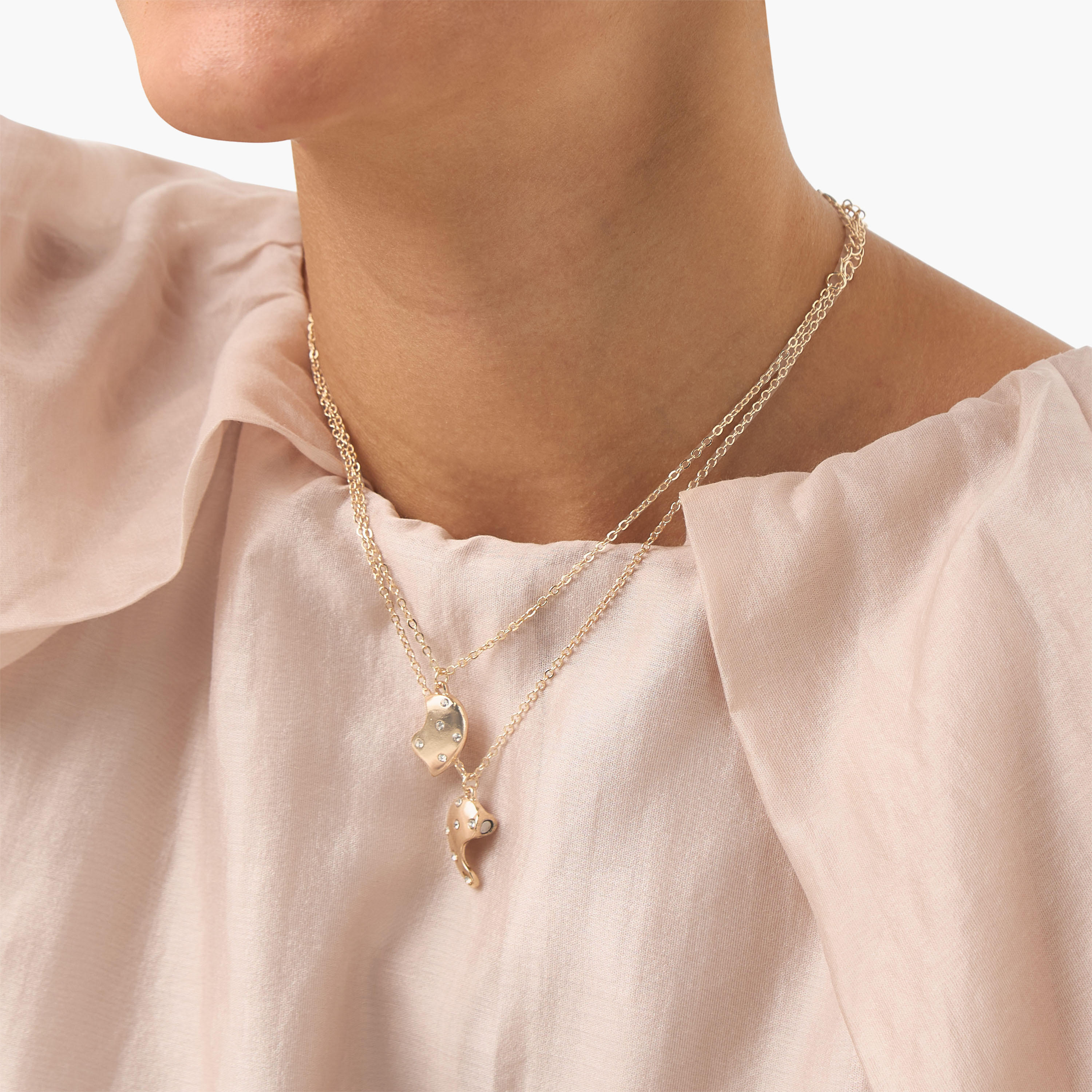 عقد بدلايّة نصف قلب مرصّعة بمشبك إغلاق لوبستر - طقم من قطعتين-women-watchesandjewellery-jewellery-necklacesandpendants-image-2