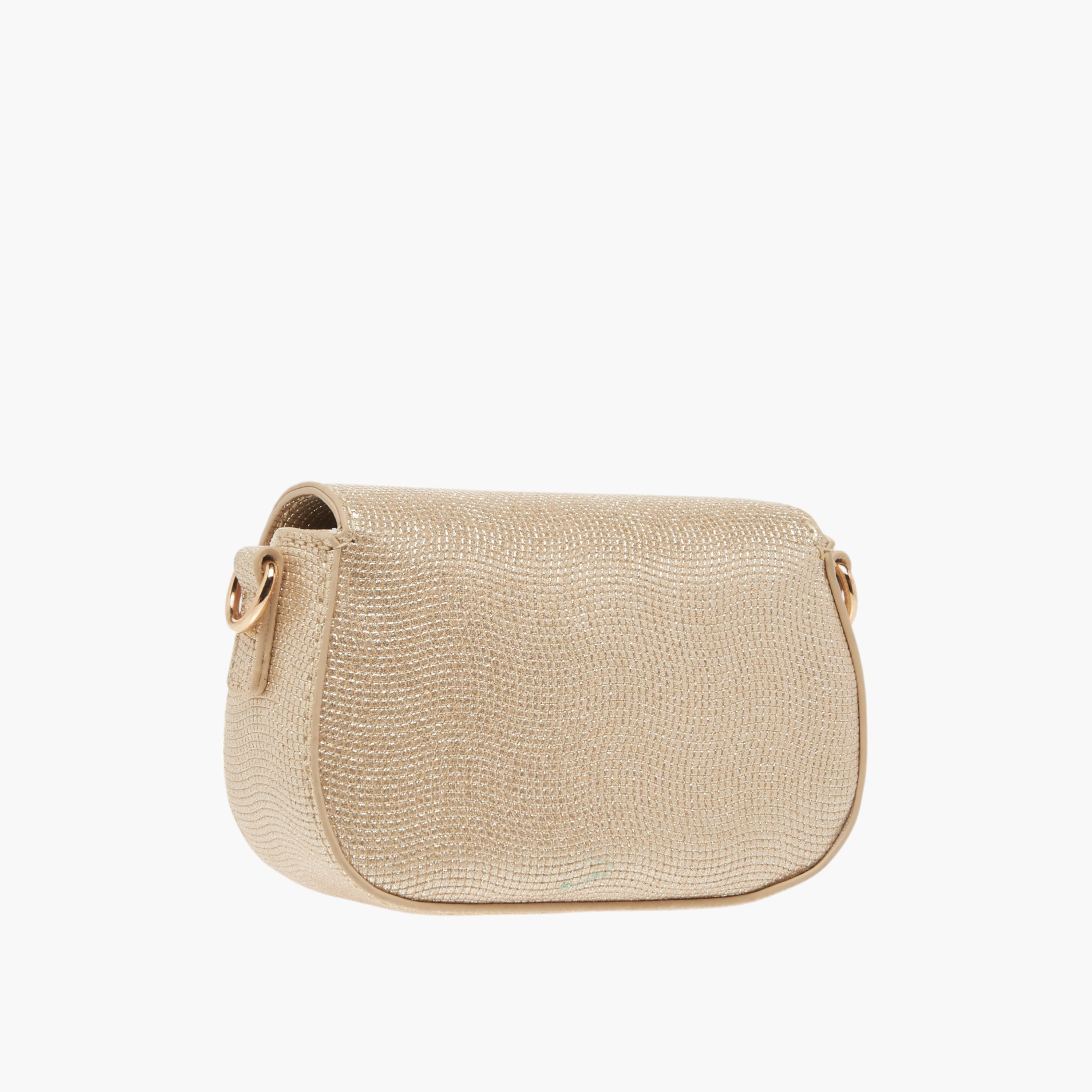 شنطة كروس بودي بفراشة مزينة وبحزام سلسلة قابل للفصل وزر إغلاق من ليتل ميسي-girls-accessories-bags-image-3