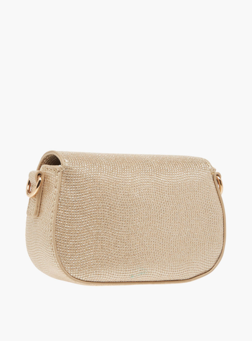 شنطة كروس بودي بفراشة مزينة وبحزام سلسلة قابل للفصل وزر إغلاق من ليتل ميسي-girls-accessories-bags-image-3