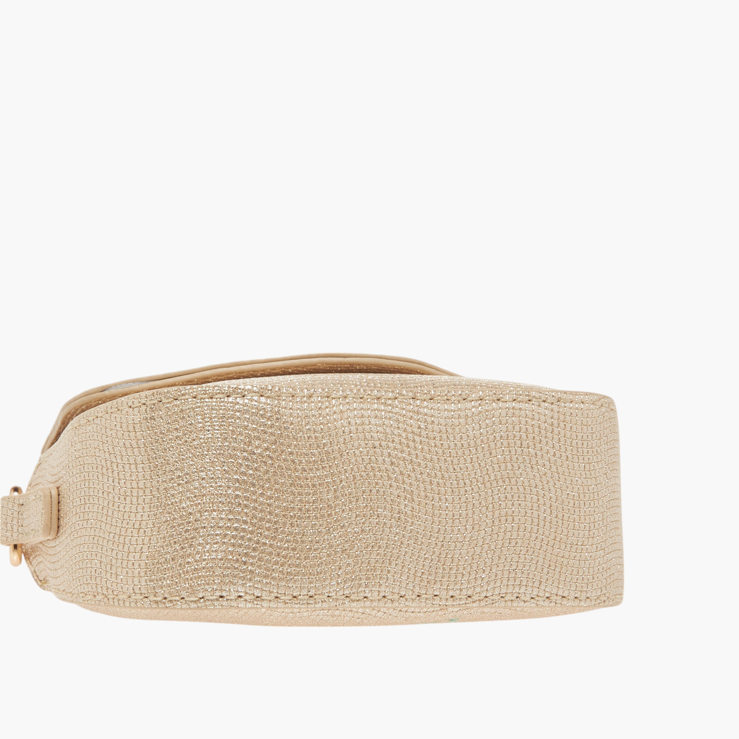 شنطة كروس بودي بفراشة مزينة وبحزام سلسلة قابل للفصل وزر إغلاق من ليتل ميسي-girls-accessories-bags-image-5