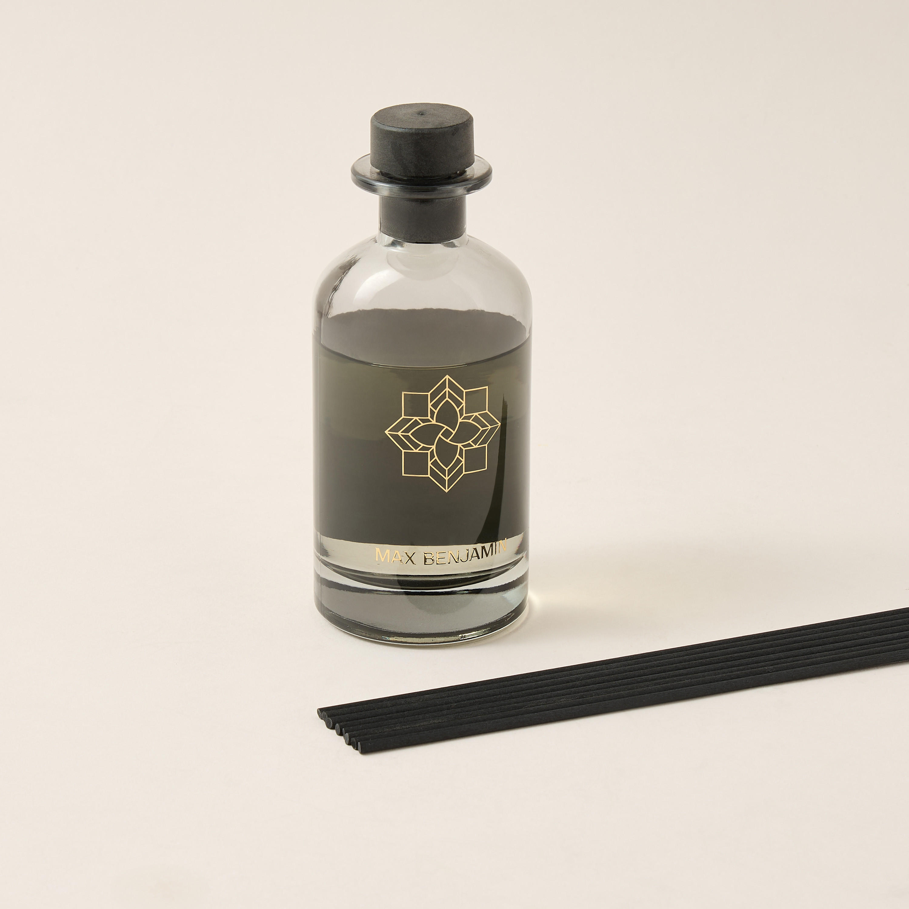 طقم موزع عطور بأعواد وعطر لافندر من ماكس بينجامين - 150 مل-household-homefragrance-reeddiffusers-image-3
