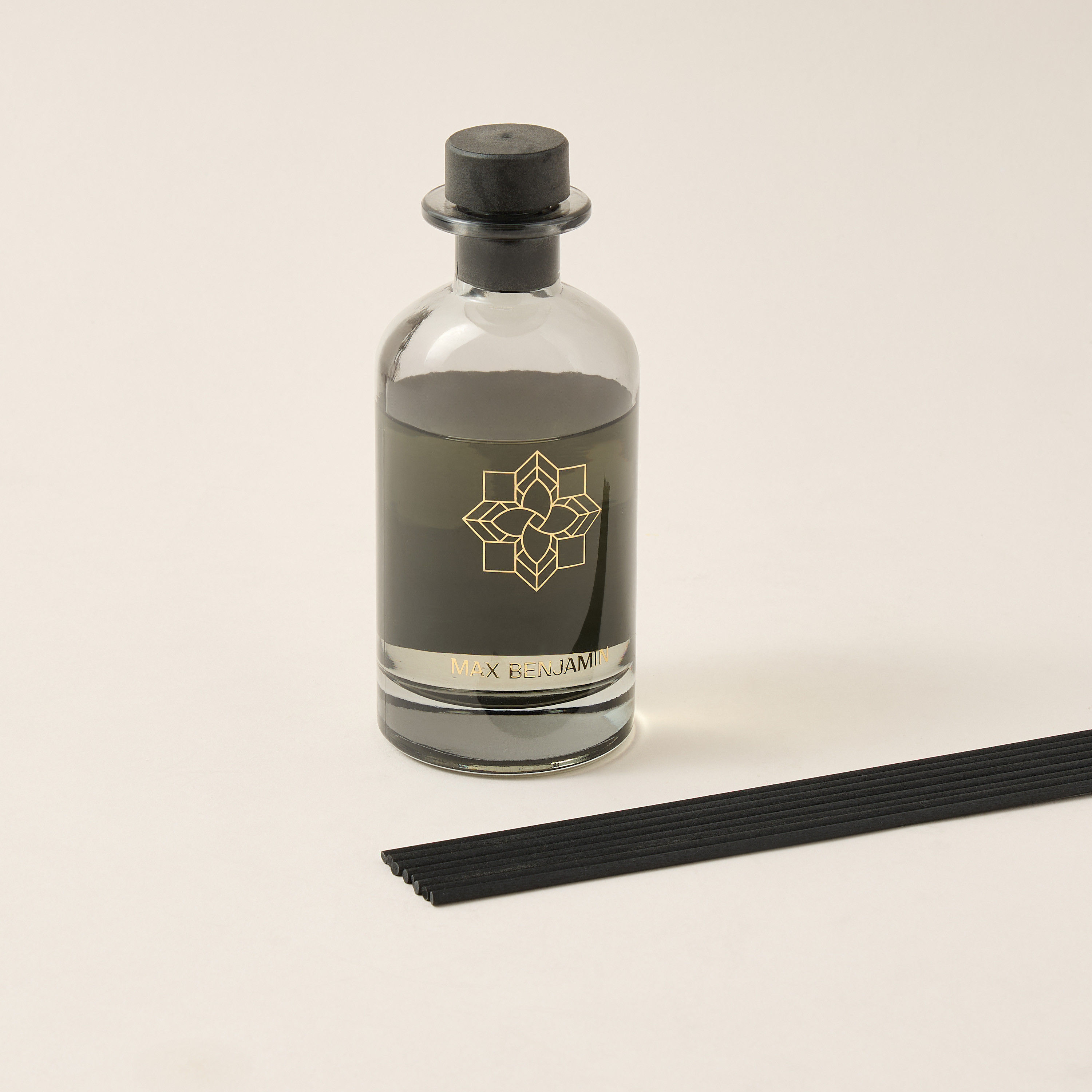 طقم موزع عطور بأعواد وعطر لافندر من ماكس بينجامين - 150 مل-household-homefragrance-reeddiffusers-image-3