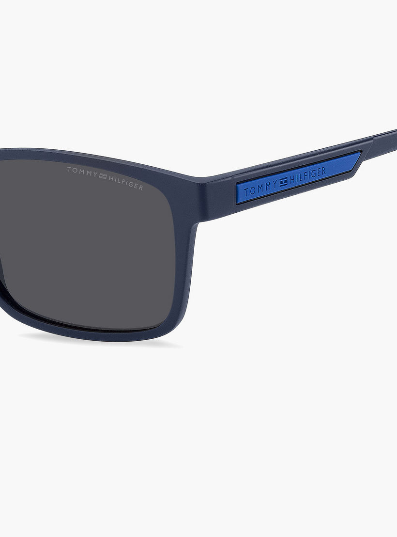تومي هيلفيغر- نظارات شمسية مستطيلة رمادية للرجال مقاس 56 مم-men-sunglasses-image-4