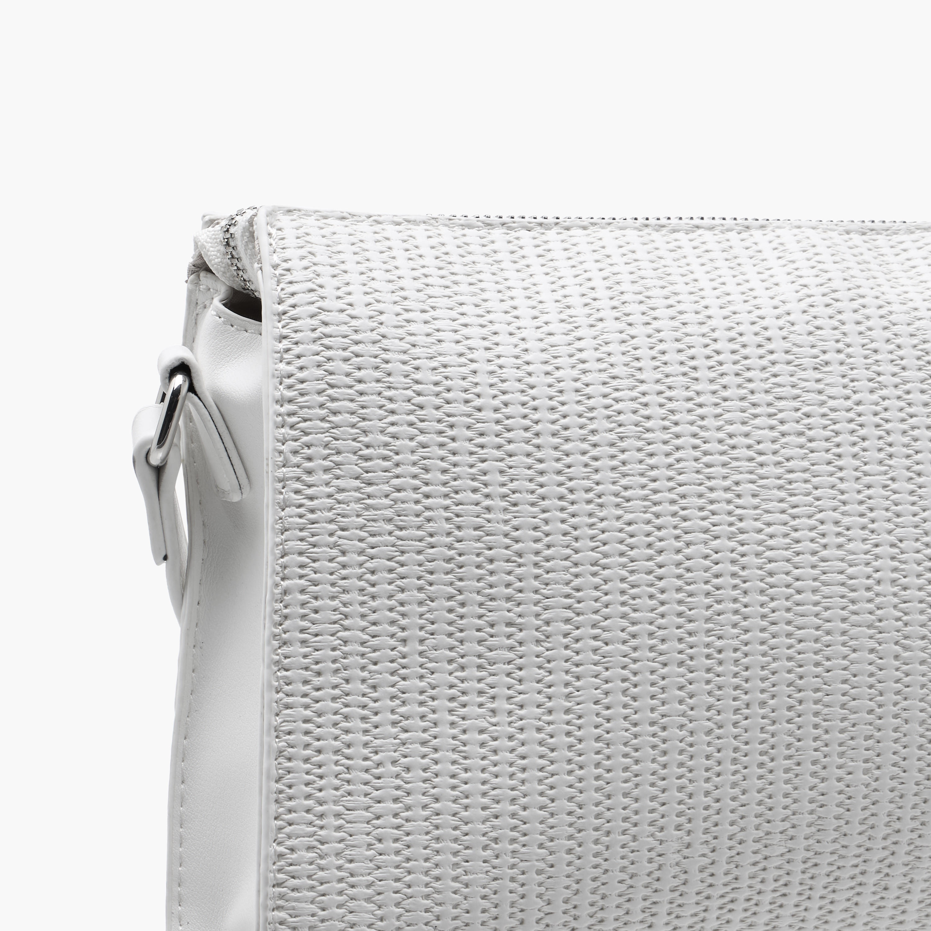 شنطة كروس بودي بارزة الملمس بحزام قابل للتعديل وإغلاق بسحاب من مارينا جالانتي-women-bagsandwallets-handbags-image-6