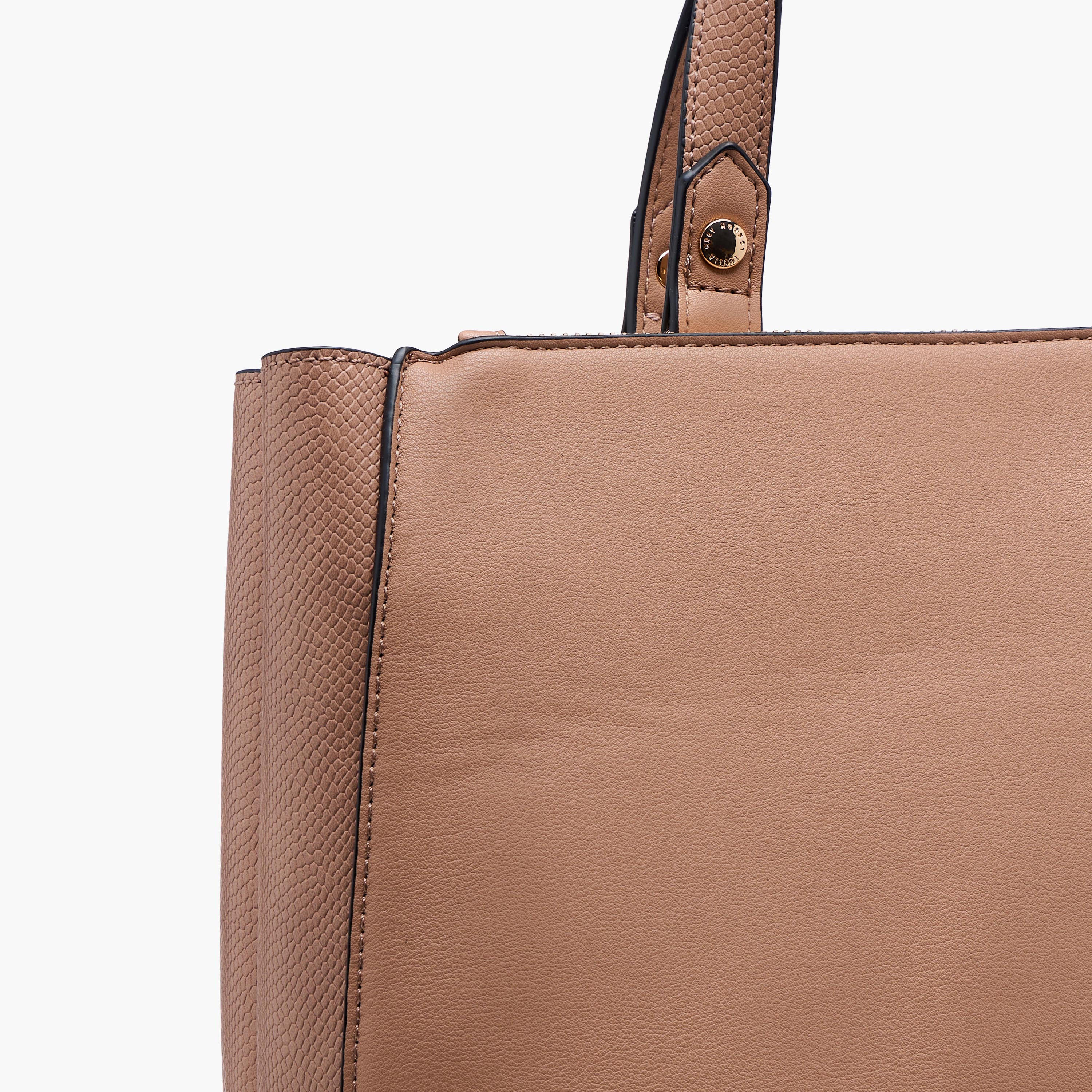 شنطة توتي بارزة الملمس بحزام قابل للفصل وزر إغلاق من لويلا جراي-women-bagsandwallets-handbags-image-6