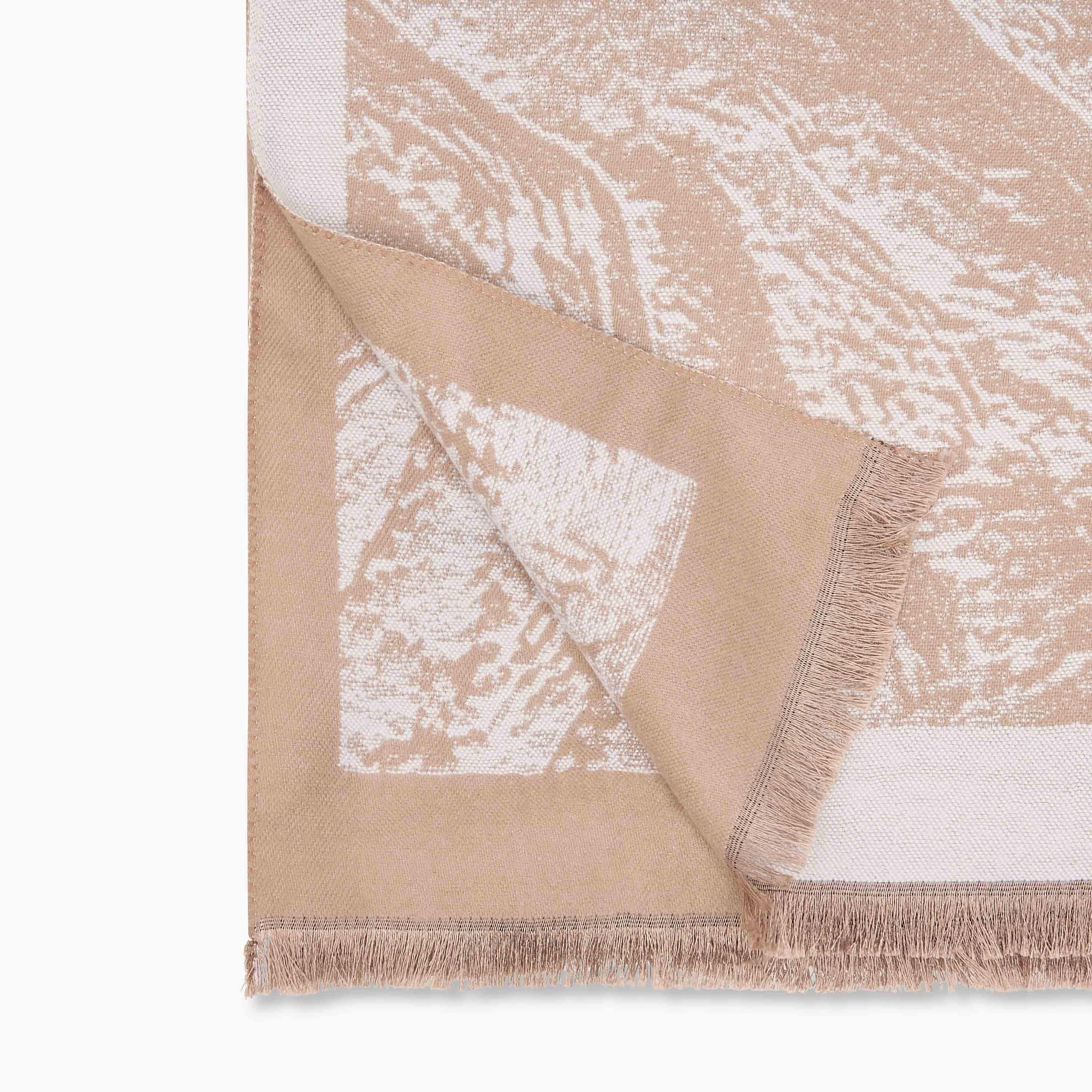 وشاح شتوي بطبعات تجريدية متعددة الألوان من زورا-women-clothingaccessories-scarves-image-3