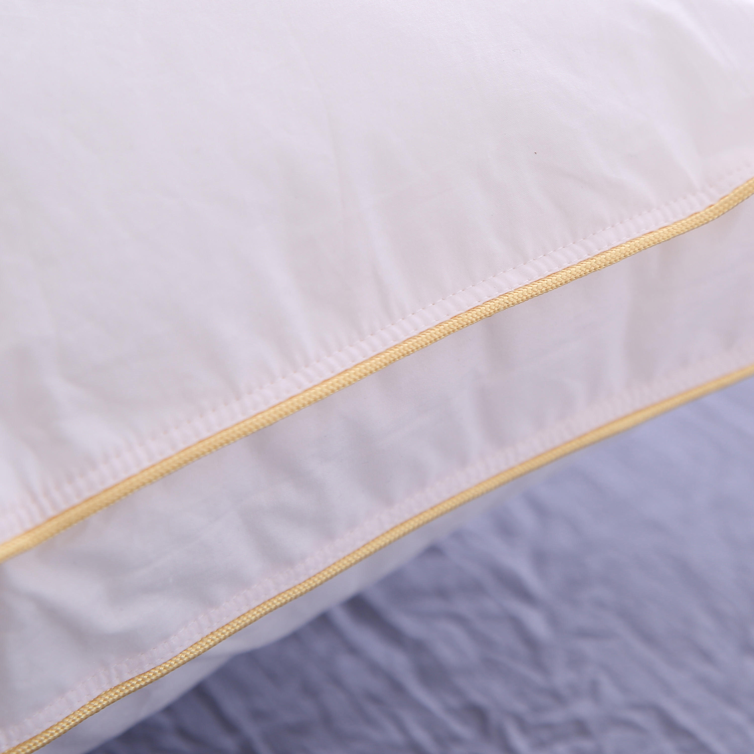 مجموعة وسائد فائقة النعومة 4 قطع من يونيك هوم - 75×50 سم-household-bedding-pillows-image-5