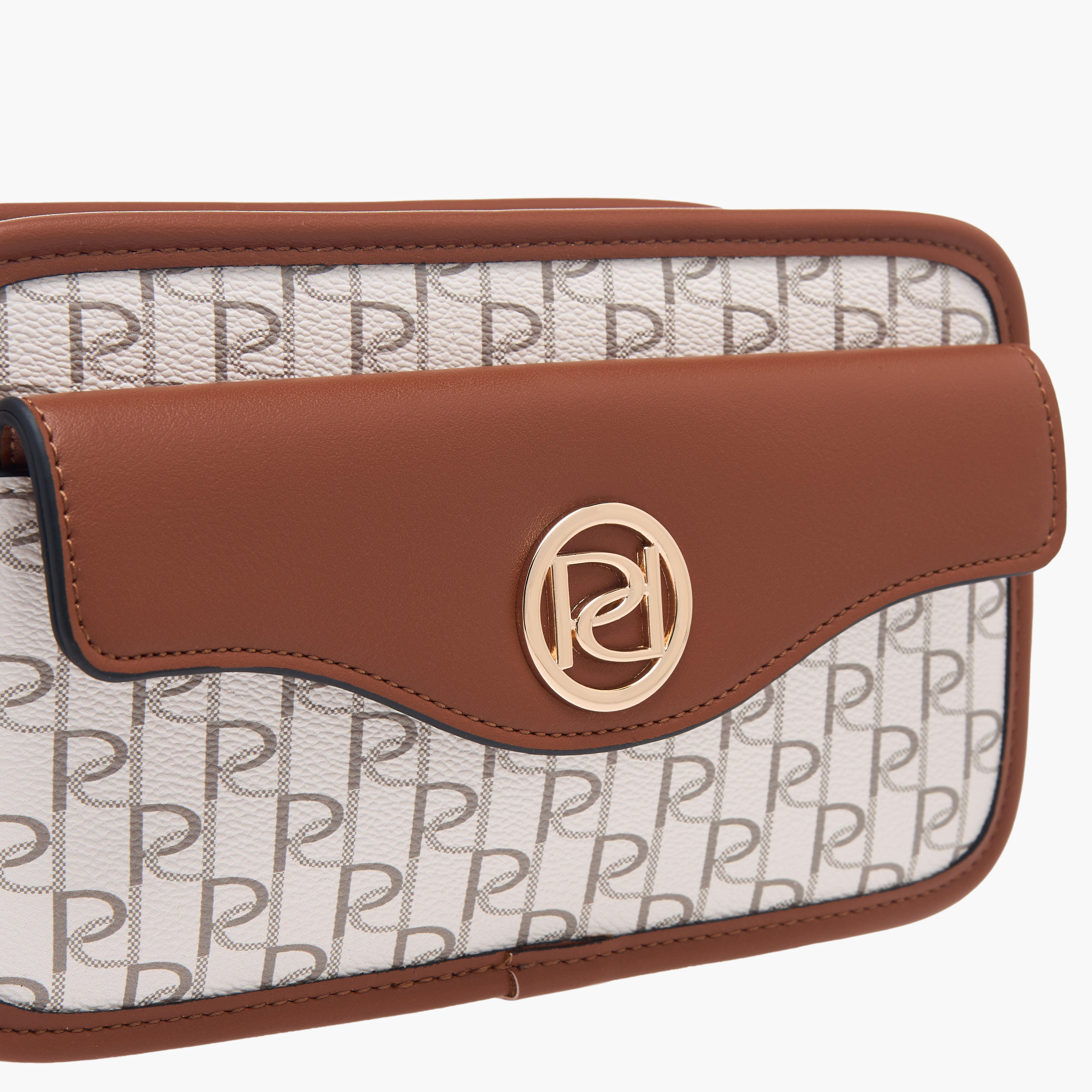 شنطة كروس بودي بطبعات مونوجرام وحزام قابل للتعديل وسحاب إغلاق من بابريكا-women-bagsandwallets-handbags-image-4