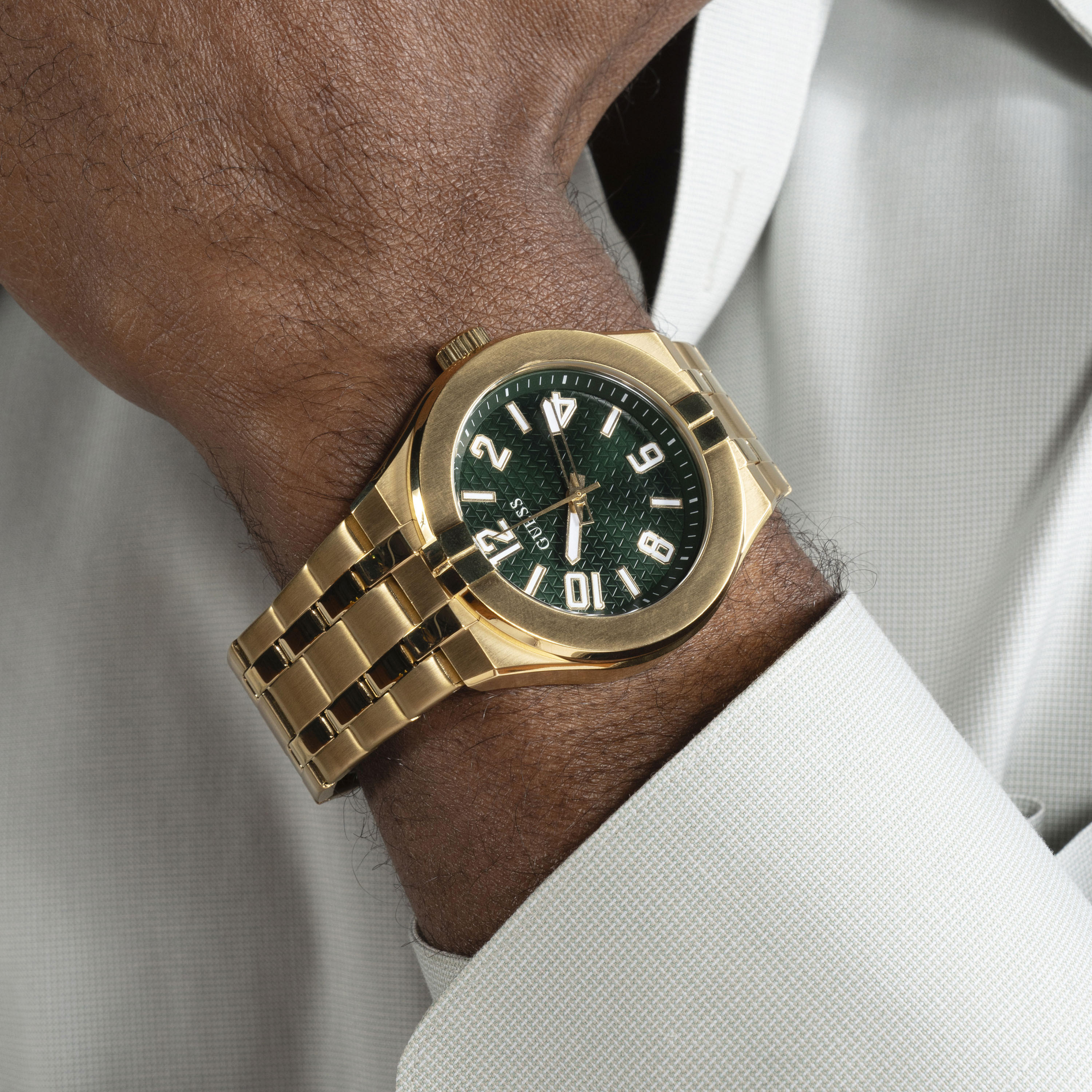 غيس- ساعة رجالية 44 مم تناظرية سوار ستانلس ستيل باللون الذهبي | GW0661G2-men-watchesandjewellery-watches-image-6