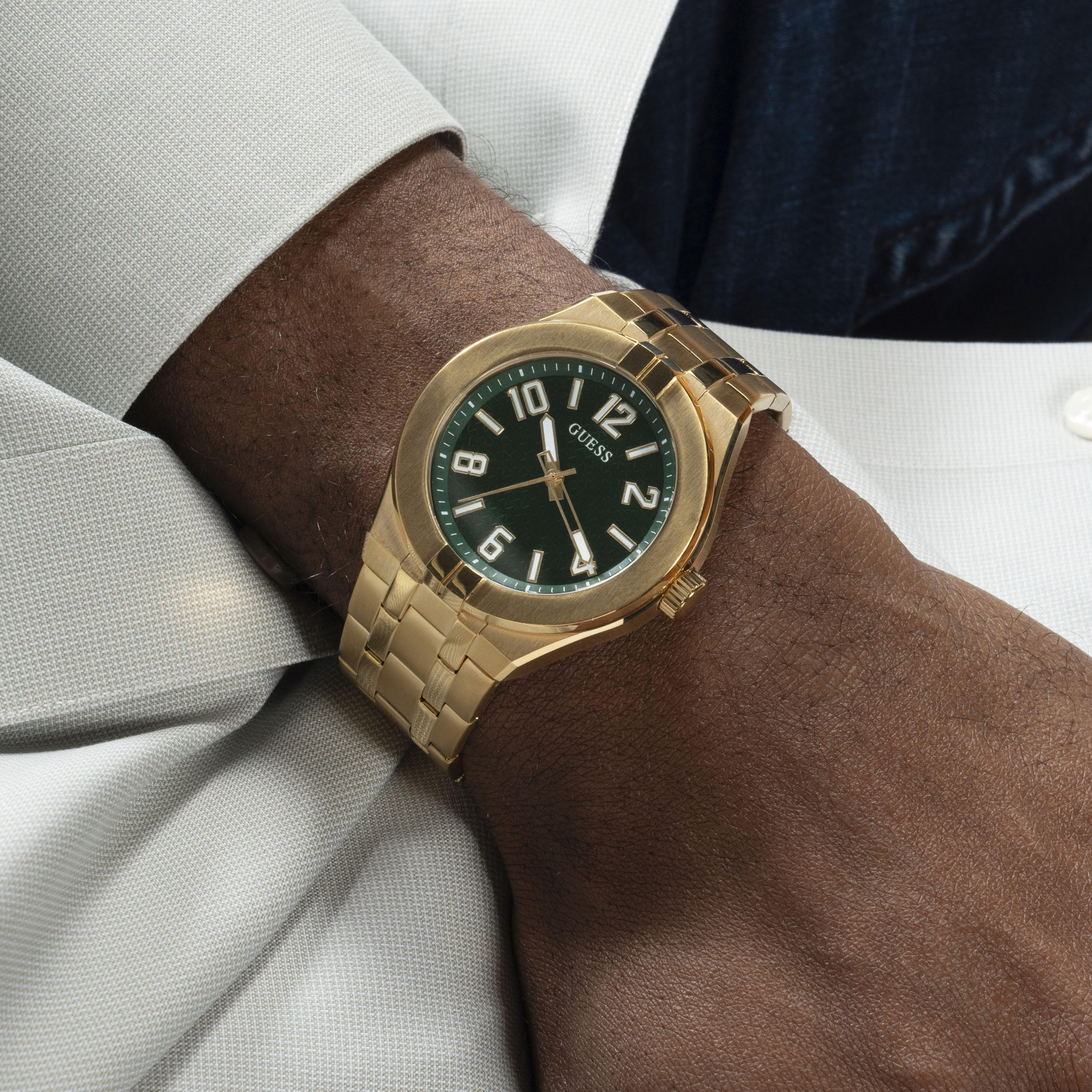 غيس- ساعة رجالية 44 مم تناظرية سوار ستانلس ستيل باللون الذهبي | GW0661G2-men-watchesandjewellery-watches-image-7