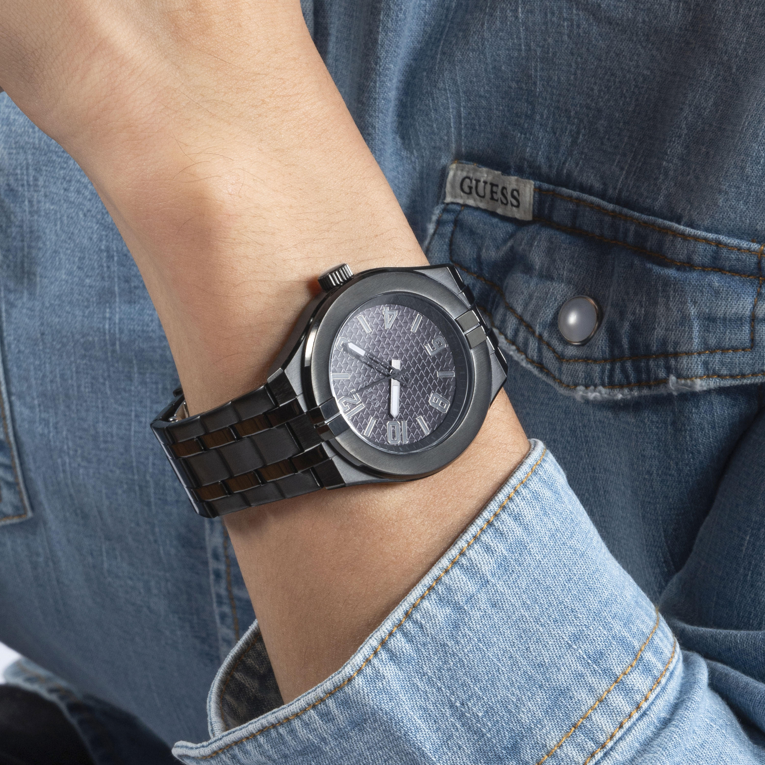 غيس- ساعة رجالية 44 مم تناظرية سوار ستانلس ستيل باللون الأسود | GW0661G3-men-watchesandjewellery-watches-image-6