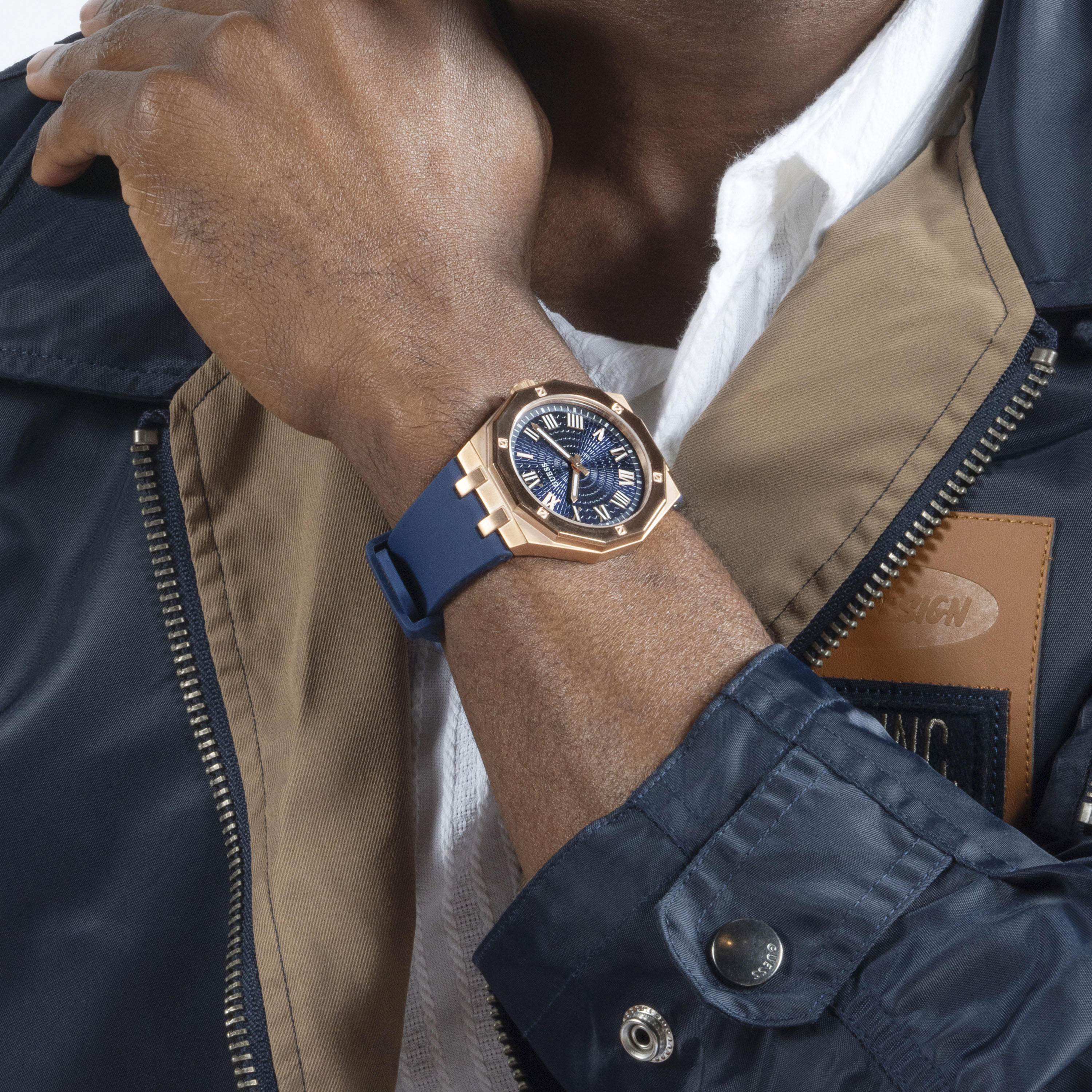 غيس- ساعة رجالية 42 مم تناظرية سوار سيليكون باللون الأزرق | GW0663G3-men-watchesandjewellery-watches-image-6