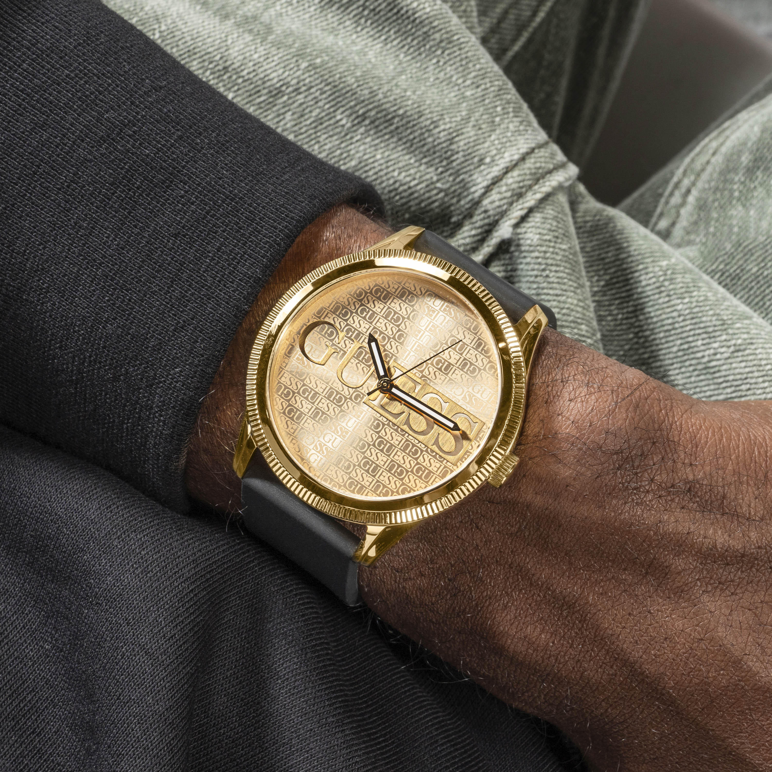 غيس- ساعة رجالية 44 مم تناظرية سوار سيليكون باللون الأسود | GW0726G2-men-watchesandjewellery-watches-image-7