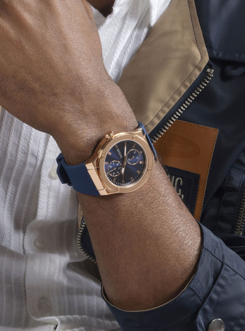 غيس- ساعة رجالية 45 مم كرونوغراف سوار سيليكون باللون الأزرق | GW0491G4-men-watchesandjewellery-watches-image-6