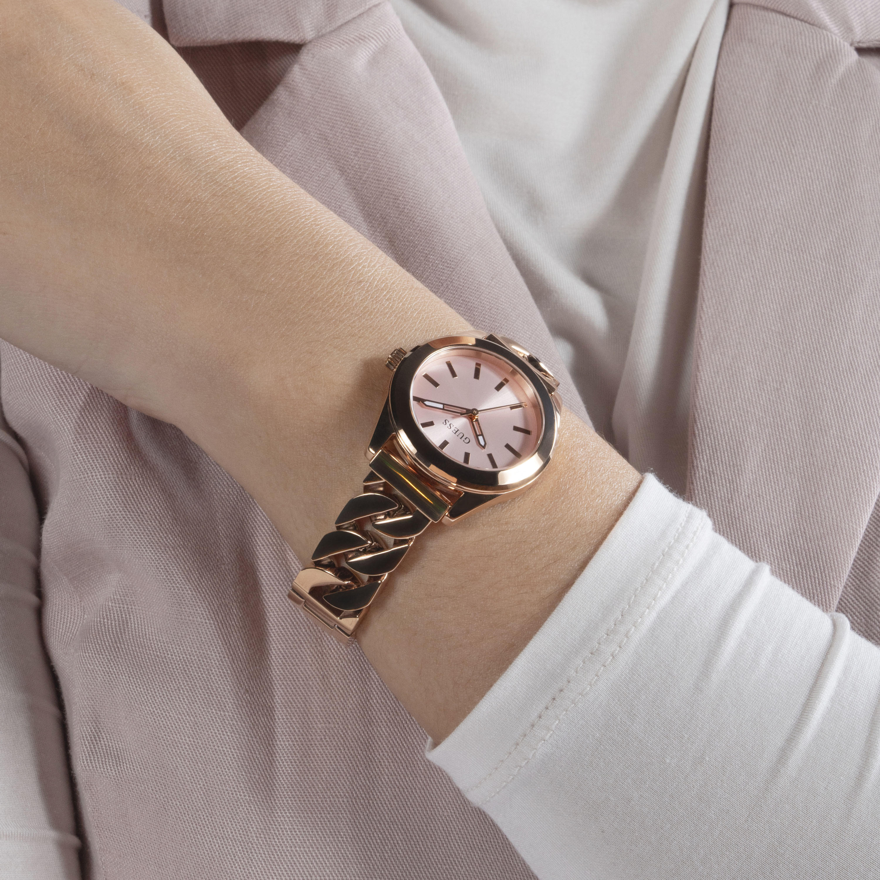 غيس- ساعة النسائية سوار ستانلس ستيل 32 مم باللون الذهبي | GW0653L2-women-watchesandjewellery-watches-image-6