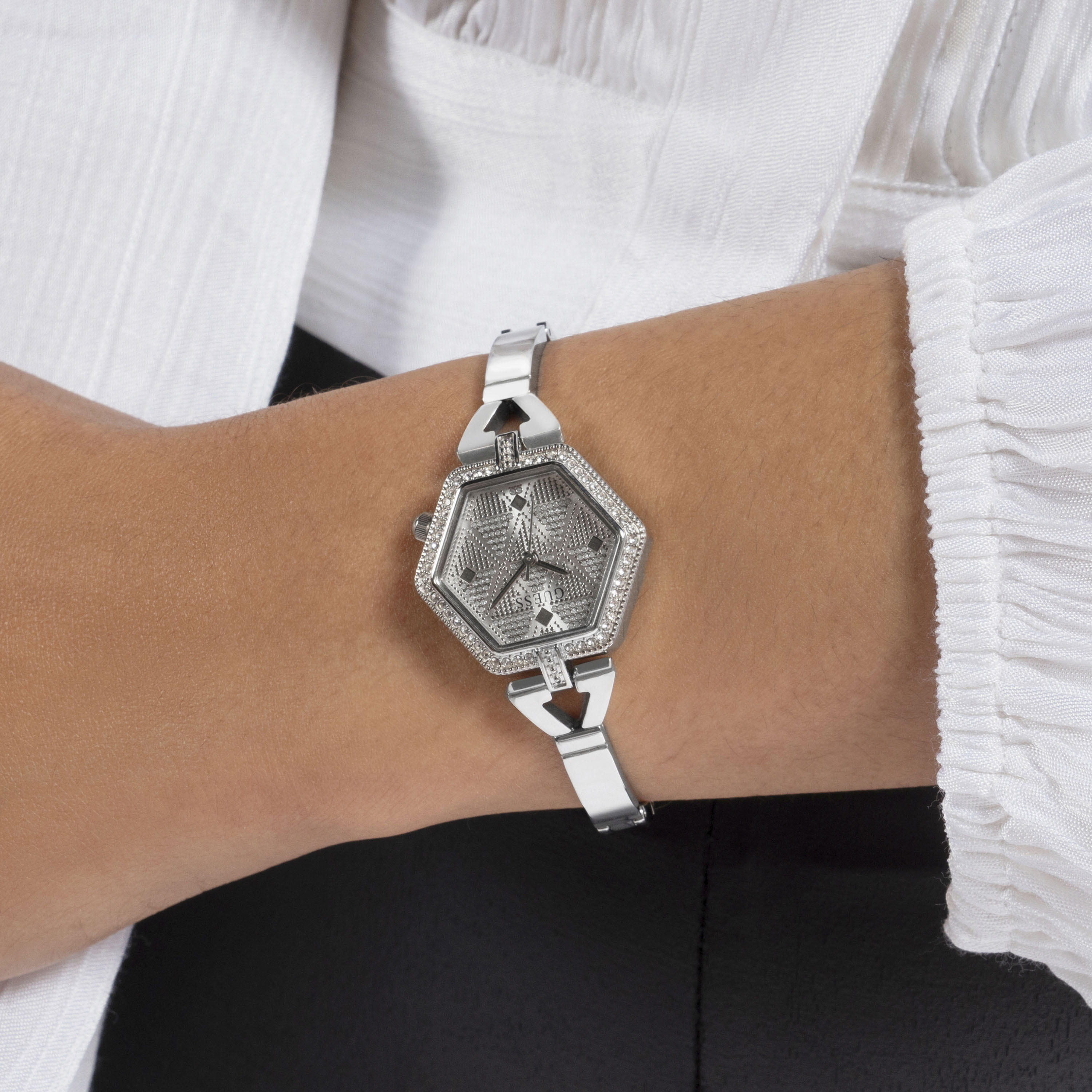غيس- ساعة النسائية سوار معدني 28 مم باللون الفضي | GW0680L1-women-watchesandjewellery-watches-image-6