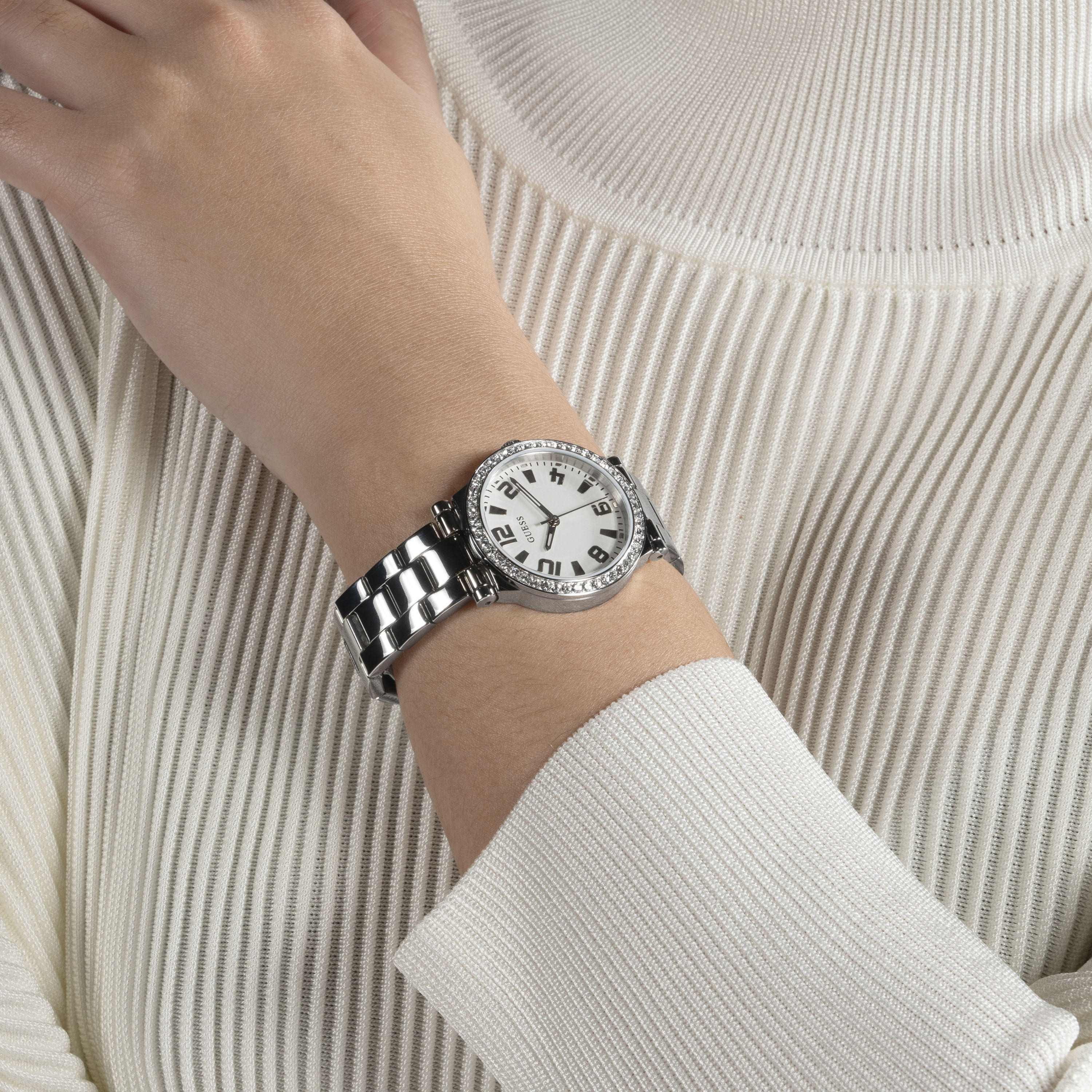 Guess Women's 32 MM Silver Analog Metal Strap Watch | GW0686L1-women-watchesandjewellery-watches-image-6