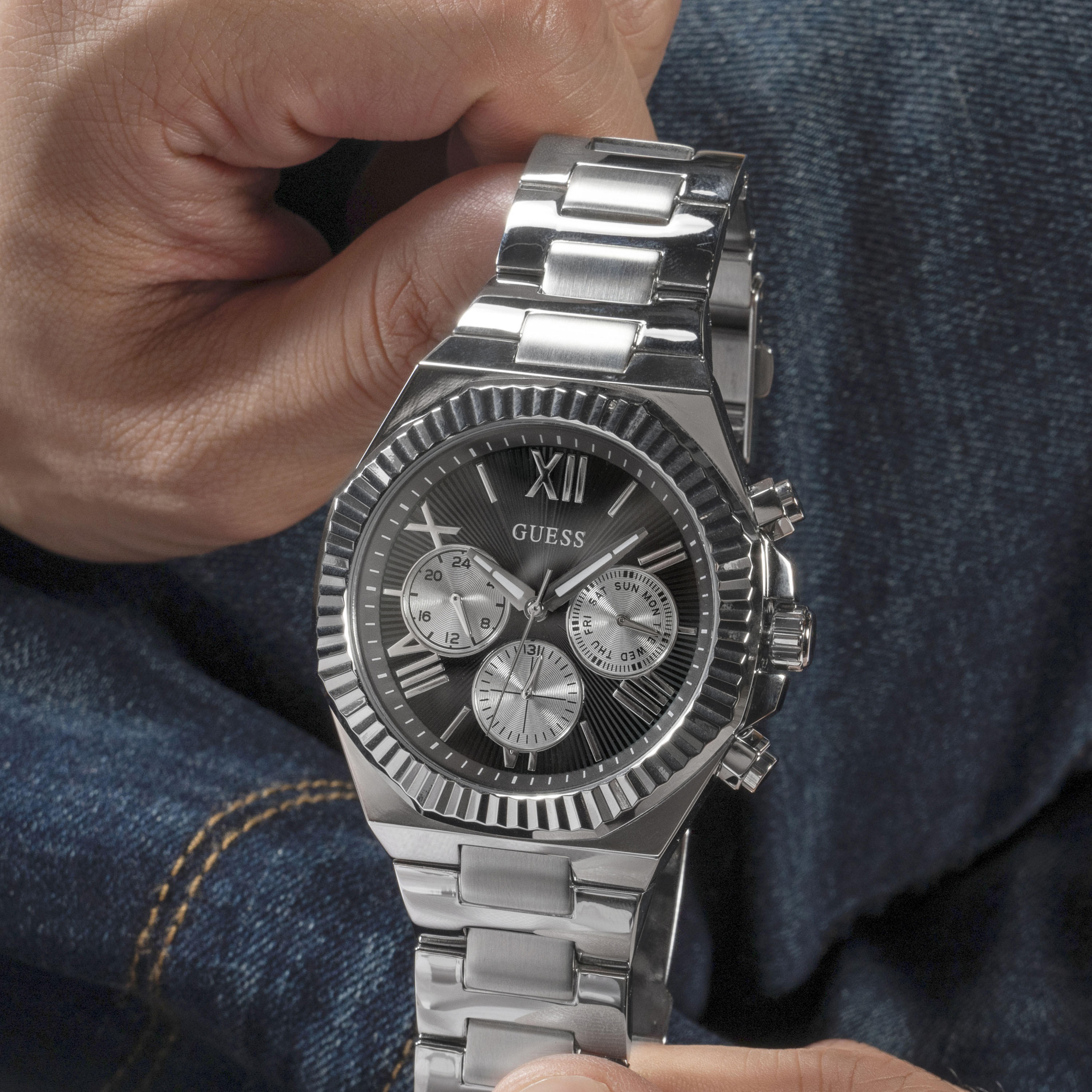 غيس- ساعة رجالية كرونوغراف فضية 44 مم سوار معدني | GW0703G1-men-watchesandjewellery-watches-image-8
