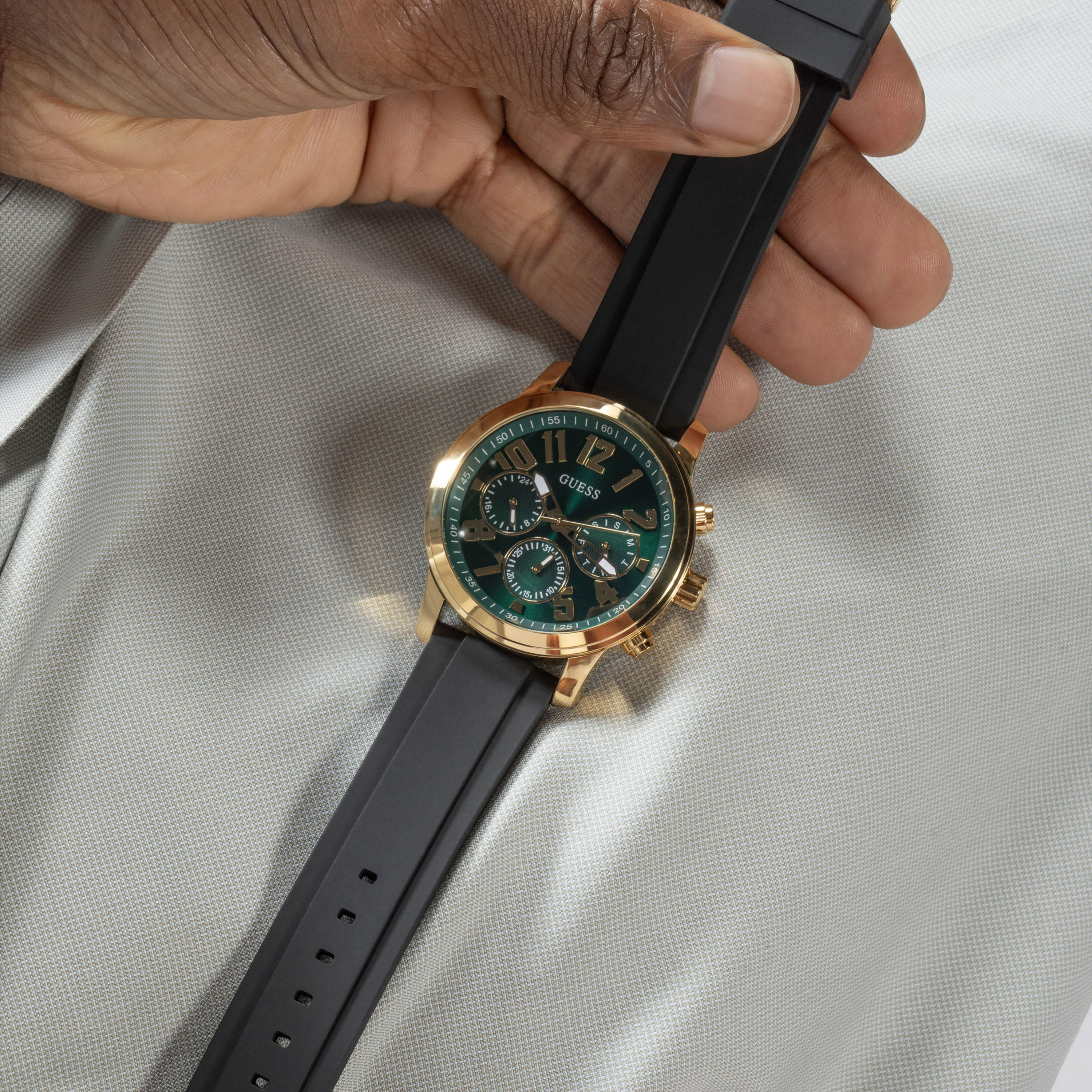 غيس- ساعة رجالية كرونوغراف سوداء 44 مم سوار سيليكون | GW0708G2-men-watchesandjewellery-watches-image-8